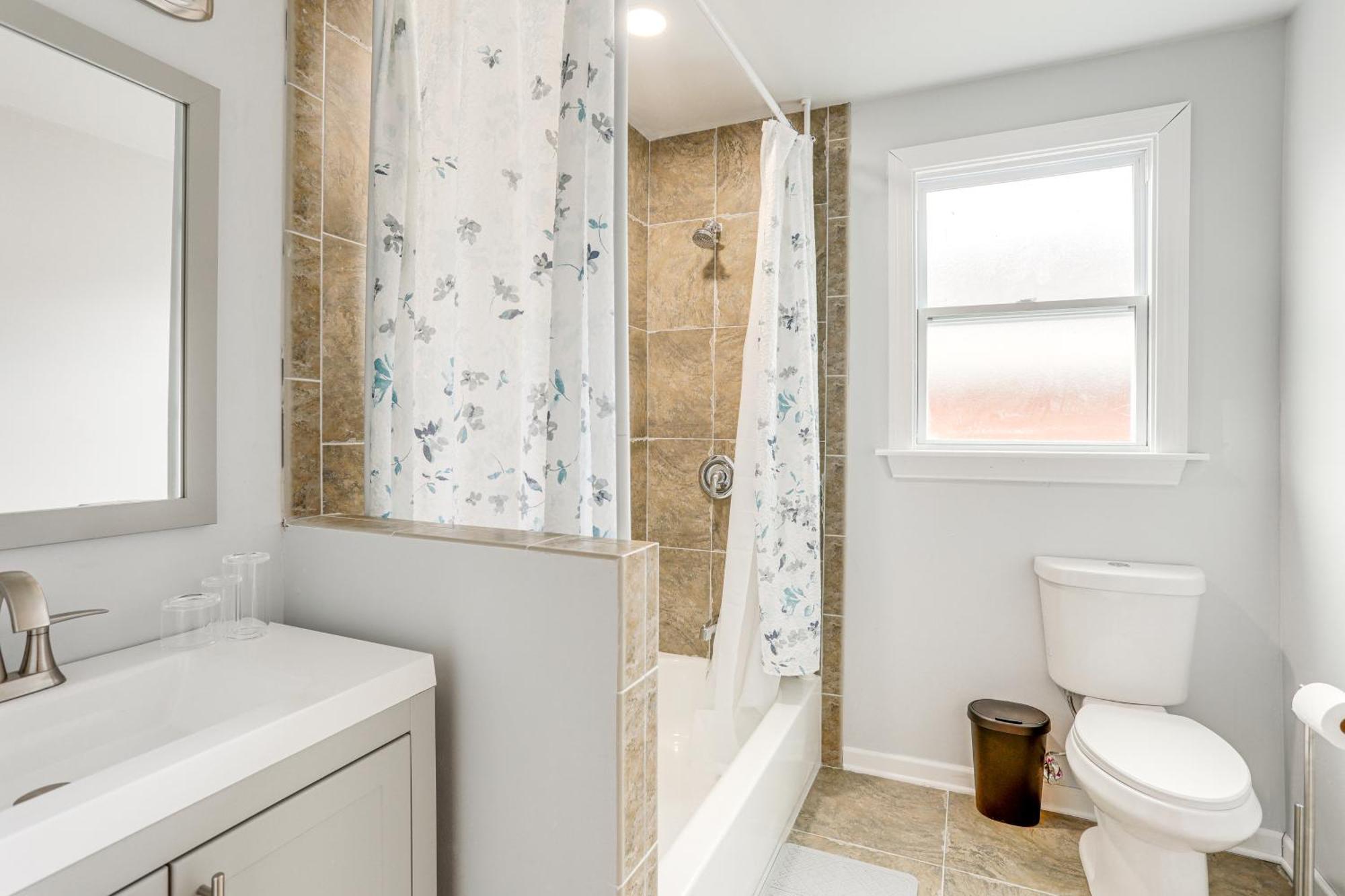 Bright Near Pontchartrain! Holiday home