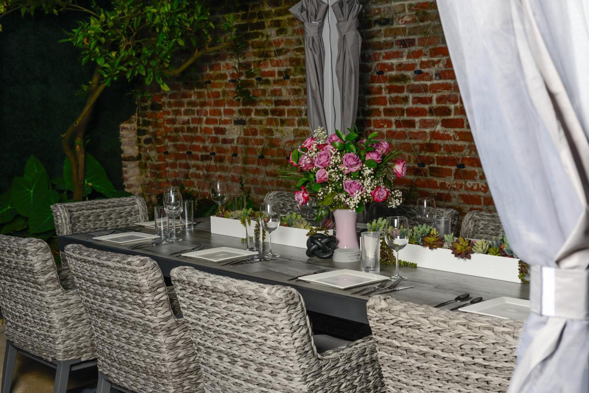 4 Bedroom - Sleeps 8! Celebrity Next To Frenchman St Inn 3*