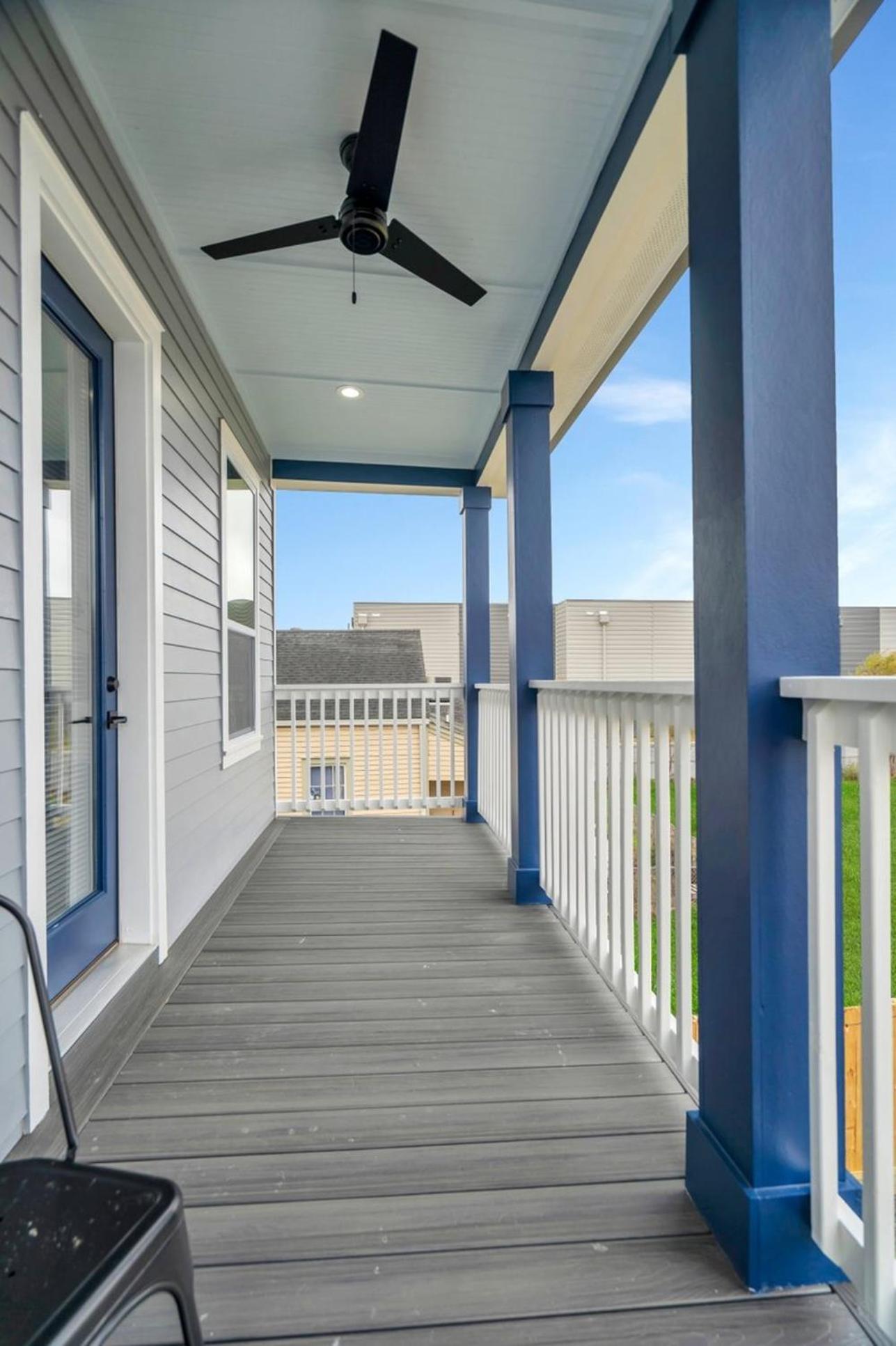 Holiday home Luxe 3br Huge Backyard & Balcony, Walk To Dome *
