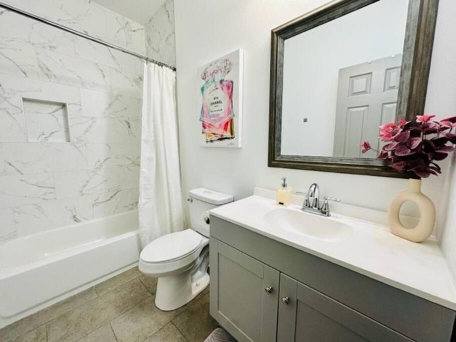 Modern City Nola Near Super Dome With Parking Apartment
