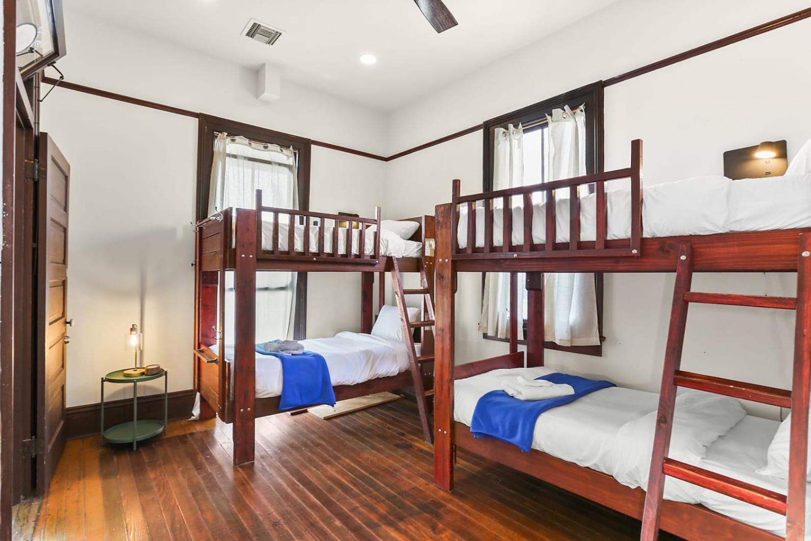 Bed In Mixed Gender Dom - 4 Beds Holiday home New Orleans