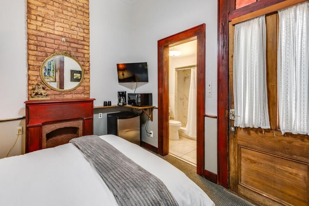 Royal Barracks * New Orleans