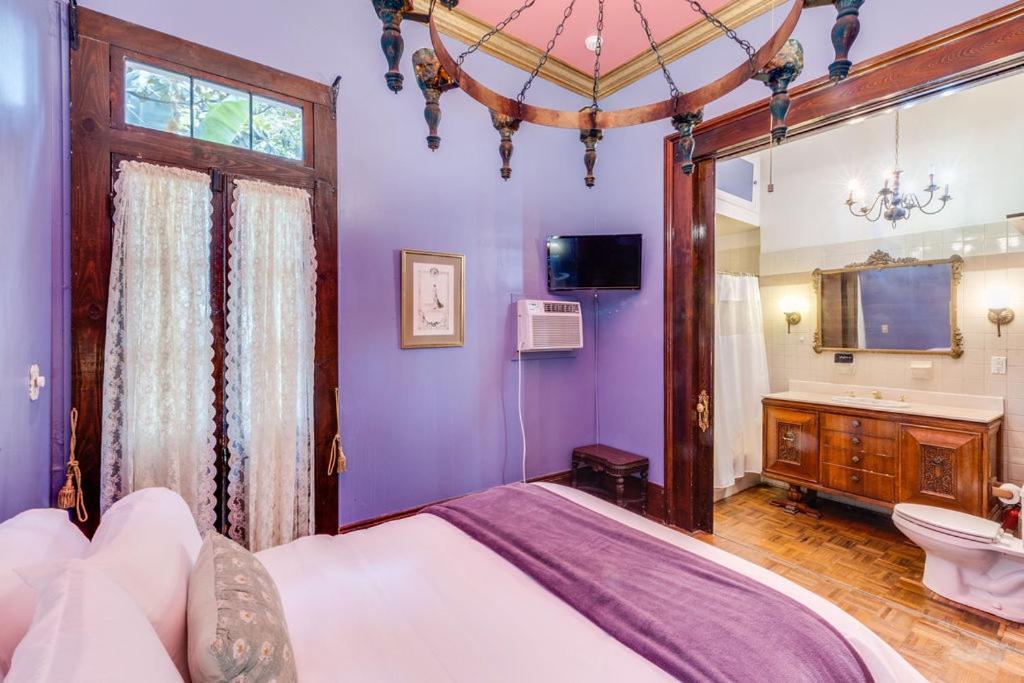 Guest house Royal Barracks *
