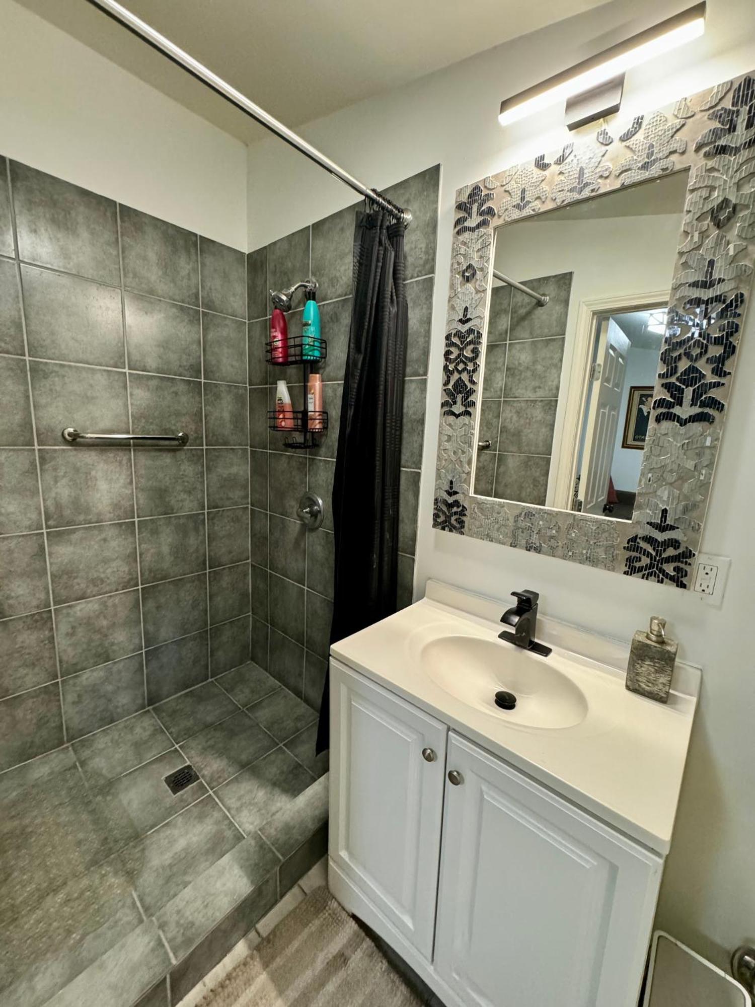 Apartment One Bedroom With Hot Tub 2 Blocks To Magazine Street