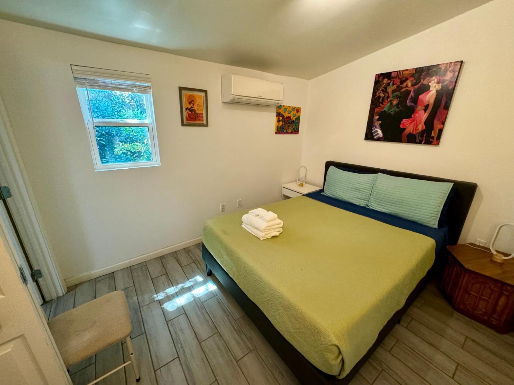 One Bedroom With Hot Tub 2 Blocks To Magazine Street New Orleans