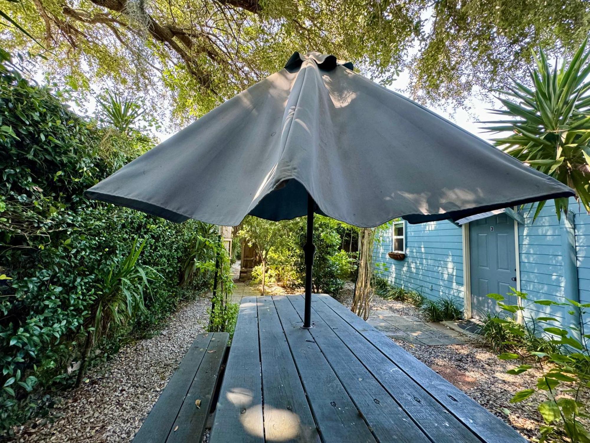 One Bedroom With Hot Tub 2 Blocks To Magazine Street