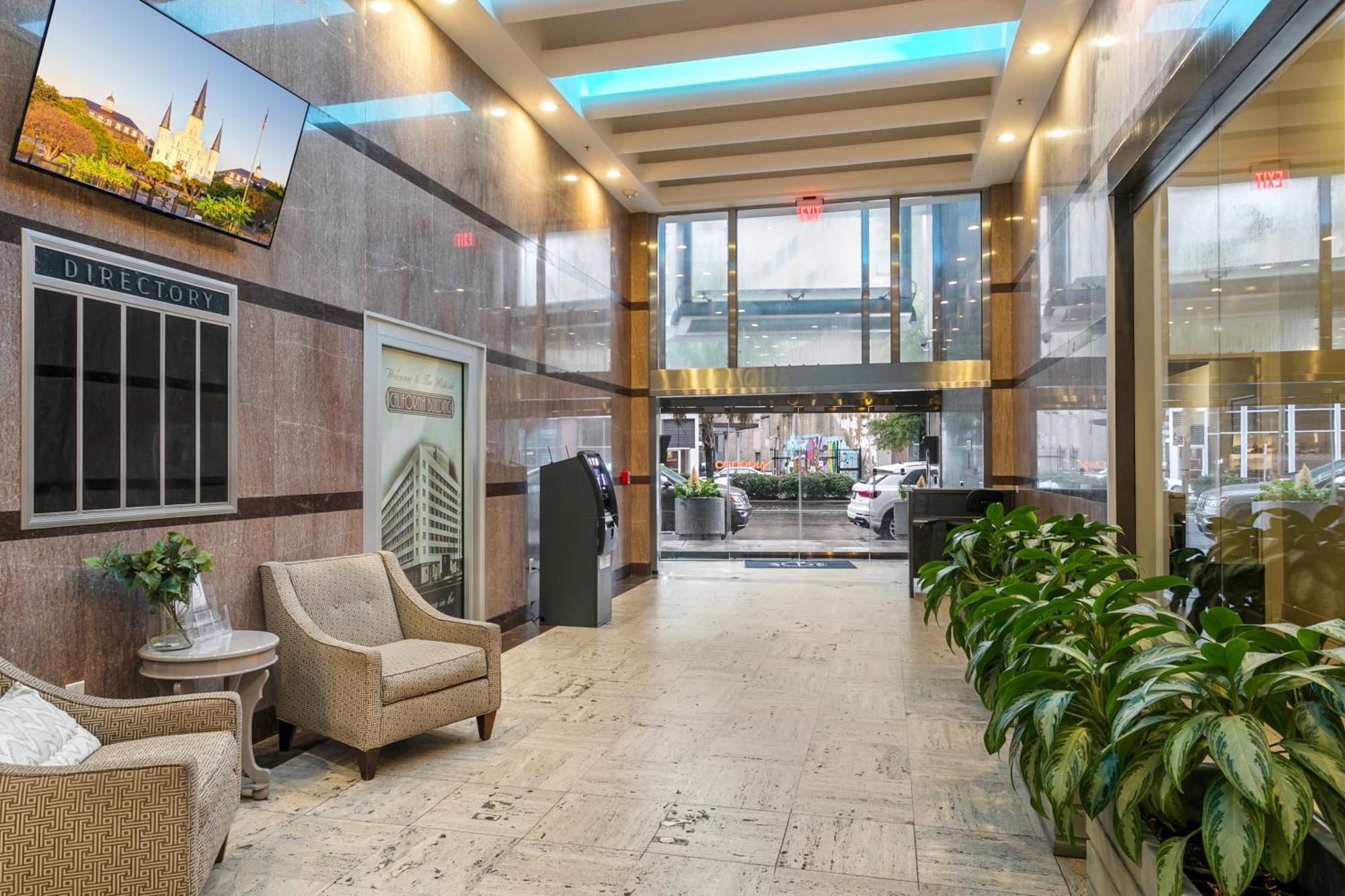 Apartment California Building By Hosteeva