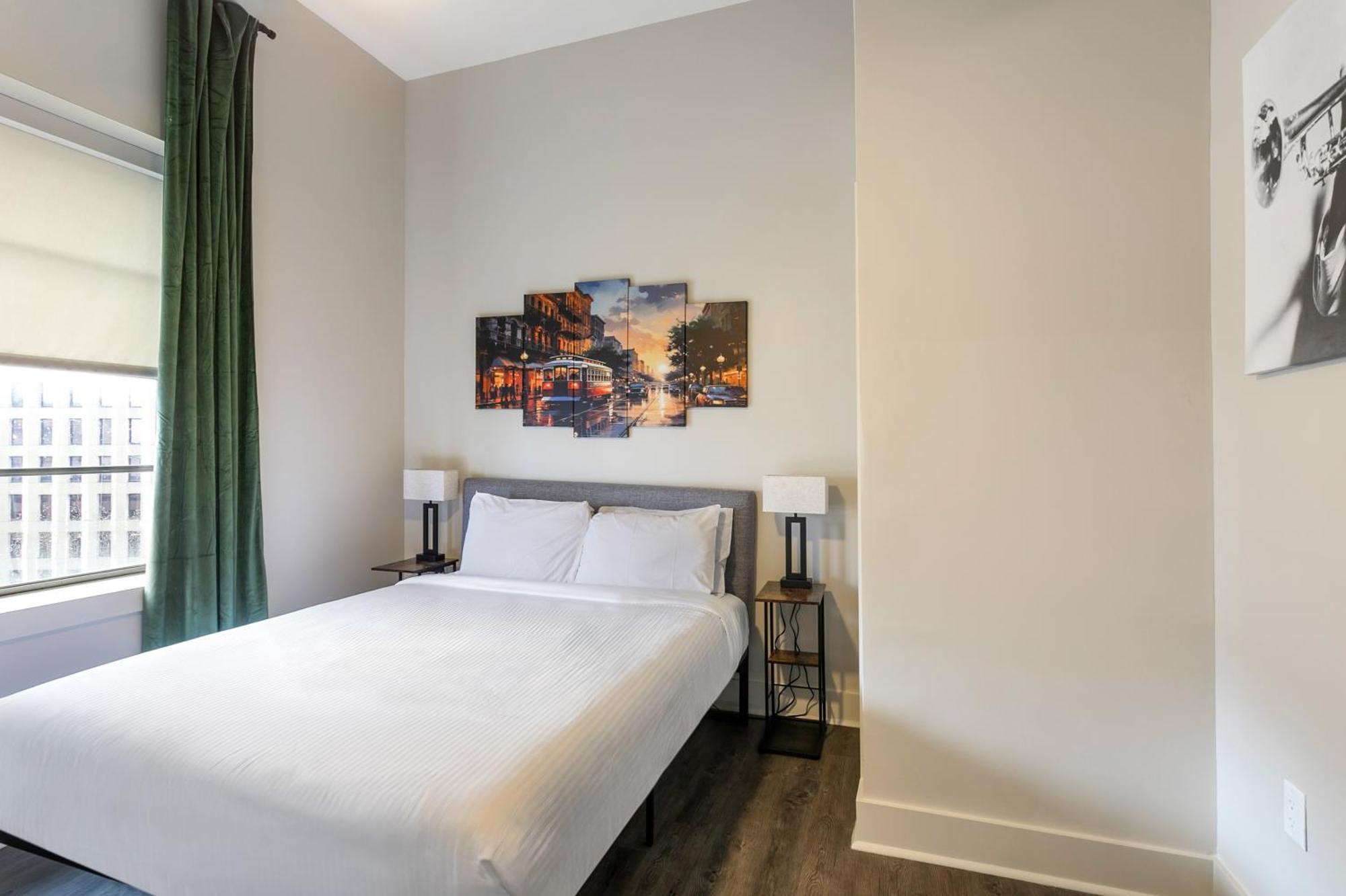 Modern & Fully Furnished In The Heart Of The Apartment