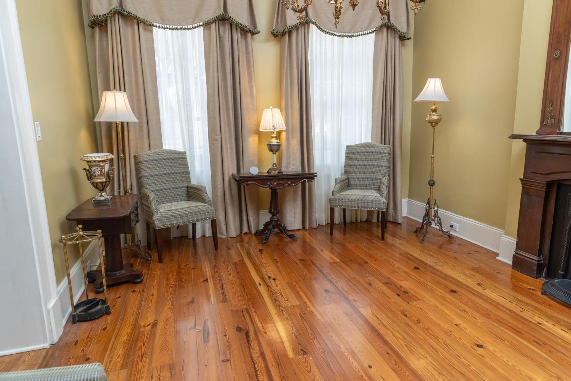 Lamothe House A French Quarter Hotel