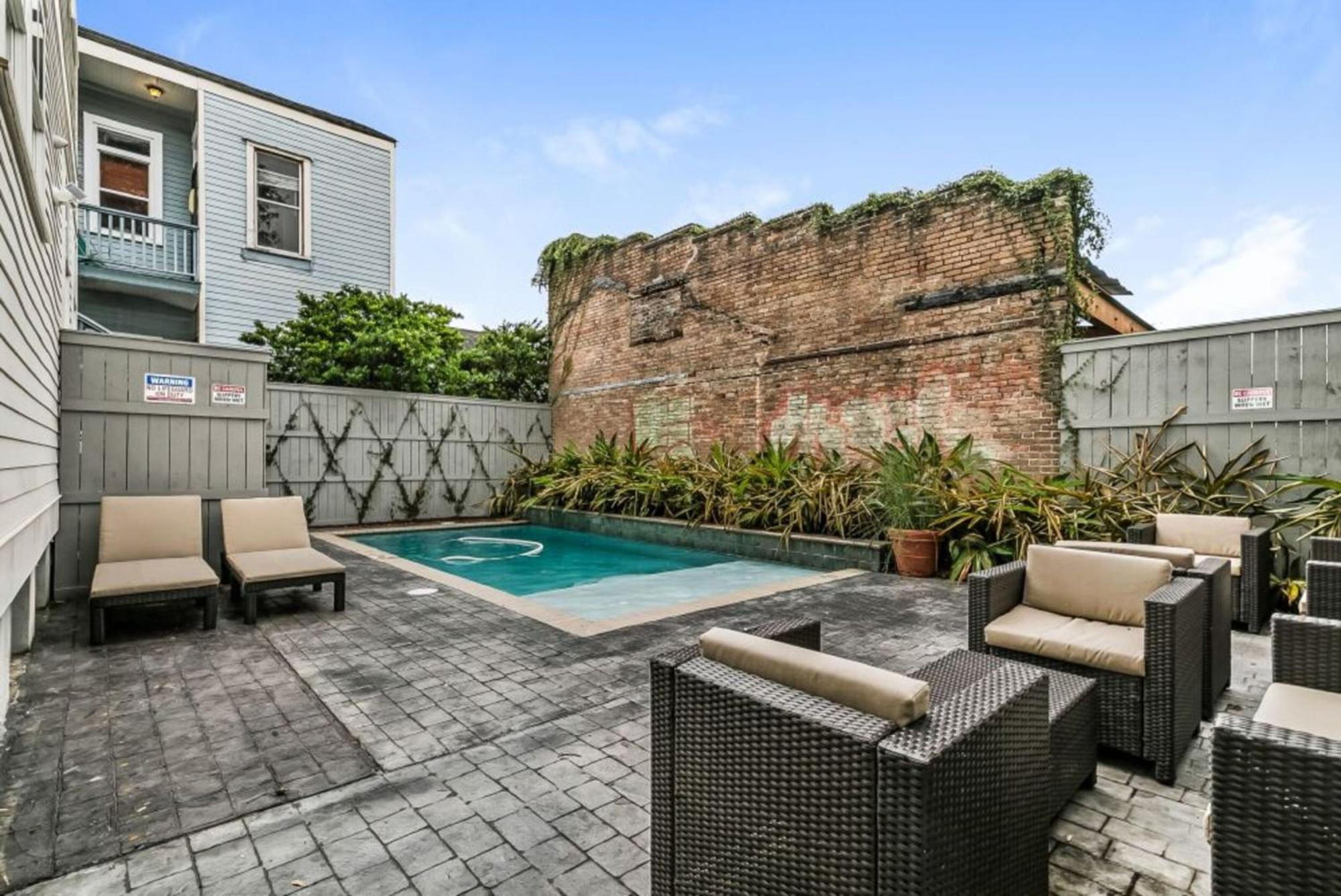 Stunning 3br On Carondelet By Hosteeva *