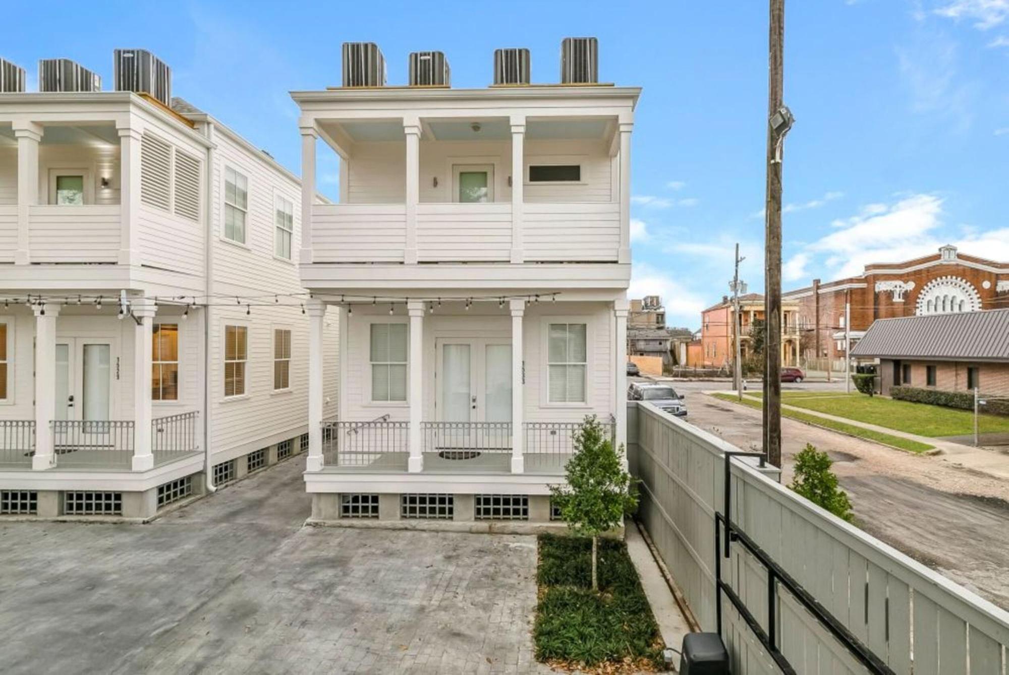 Apartment Stunning 3br On Carondelet By Hosteeva
