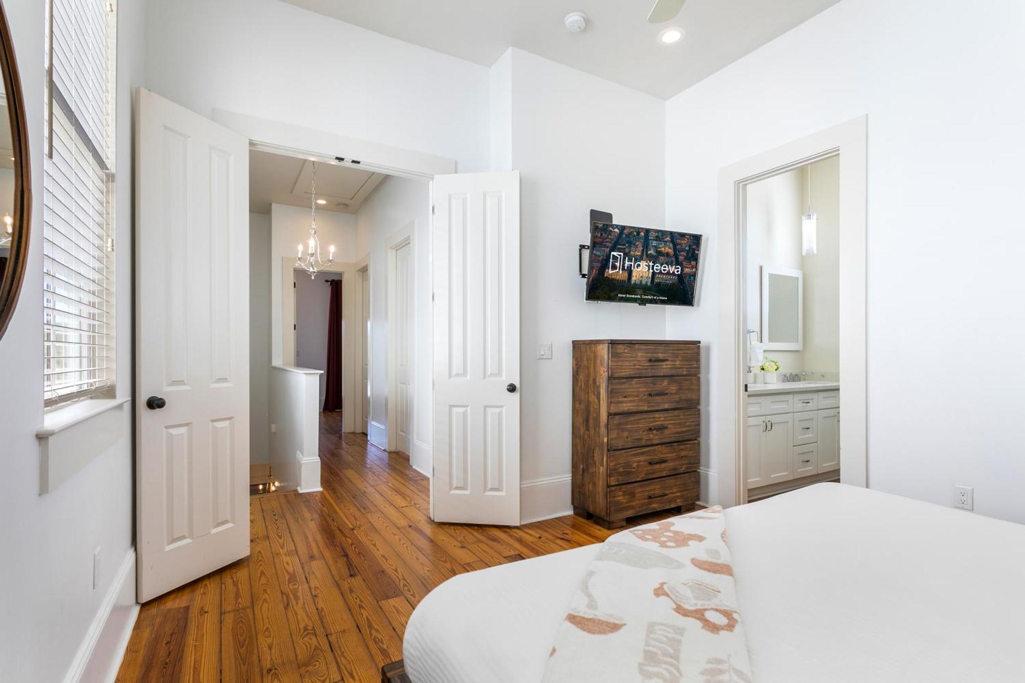 Apartment 3br On Carondelet By Hosteeva New Orleans