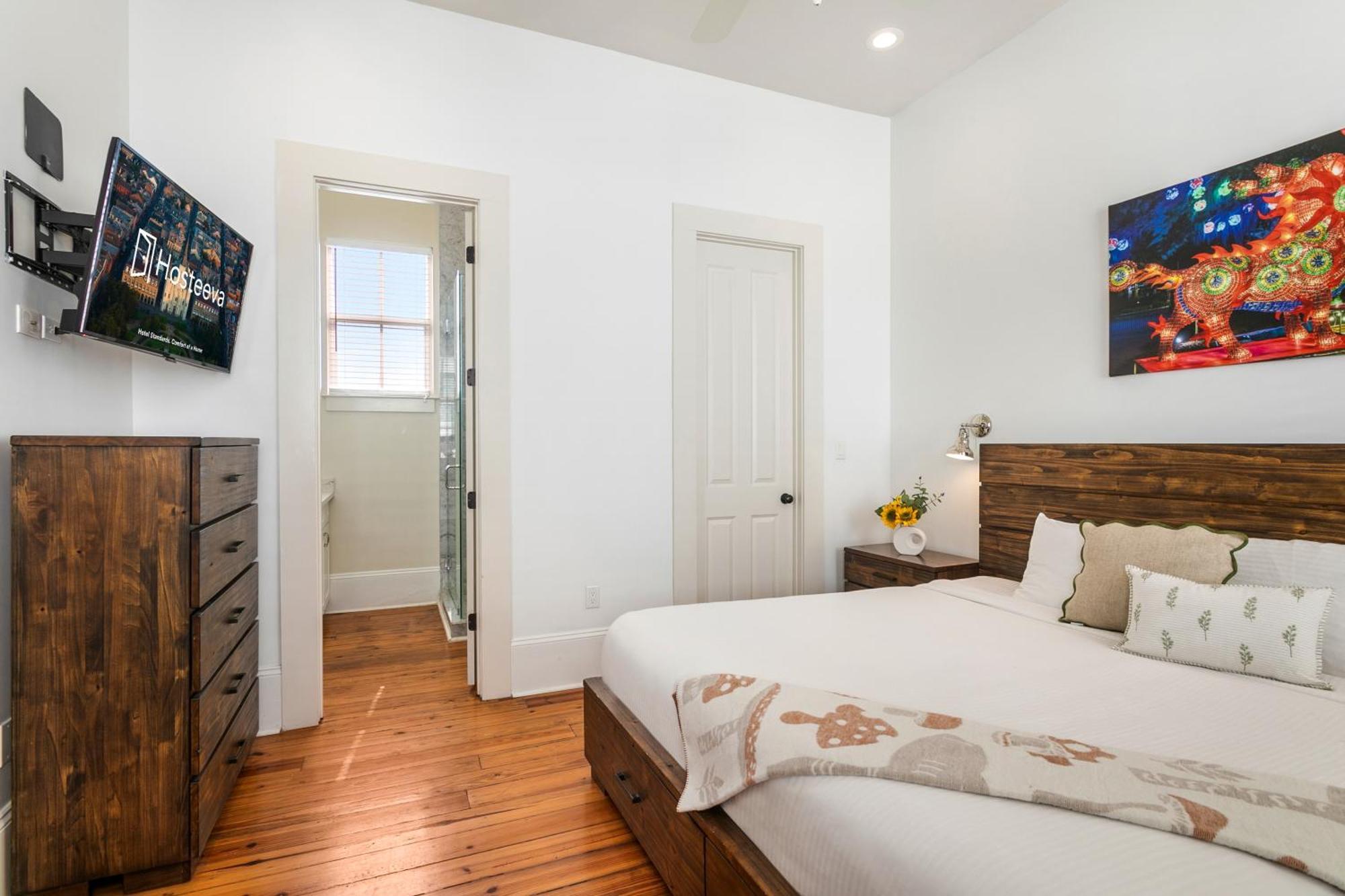 3br On Carondelet By Hosteeva * New Orleans