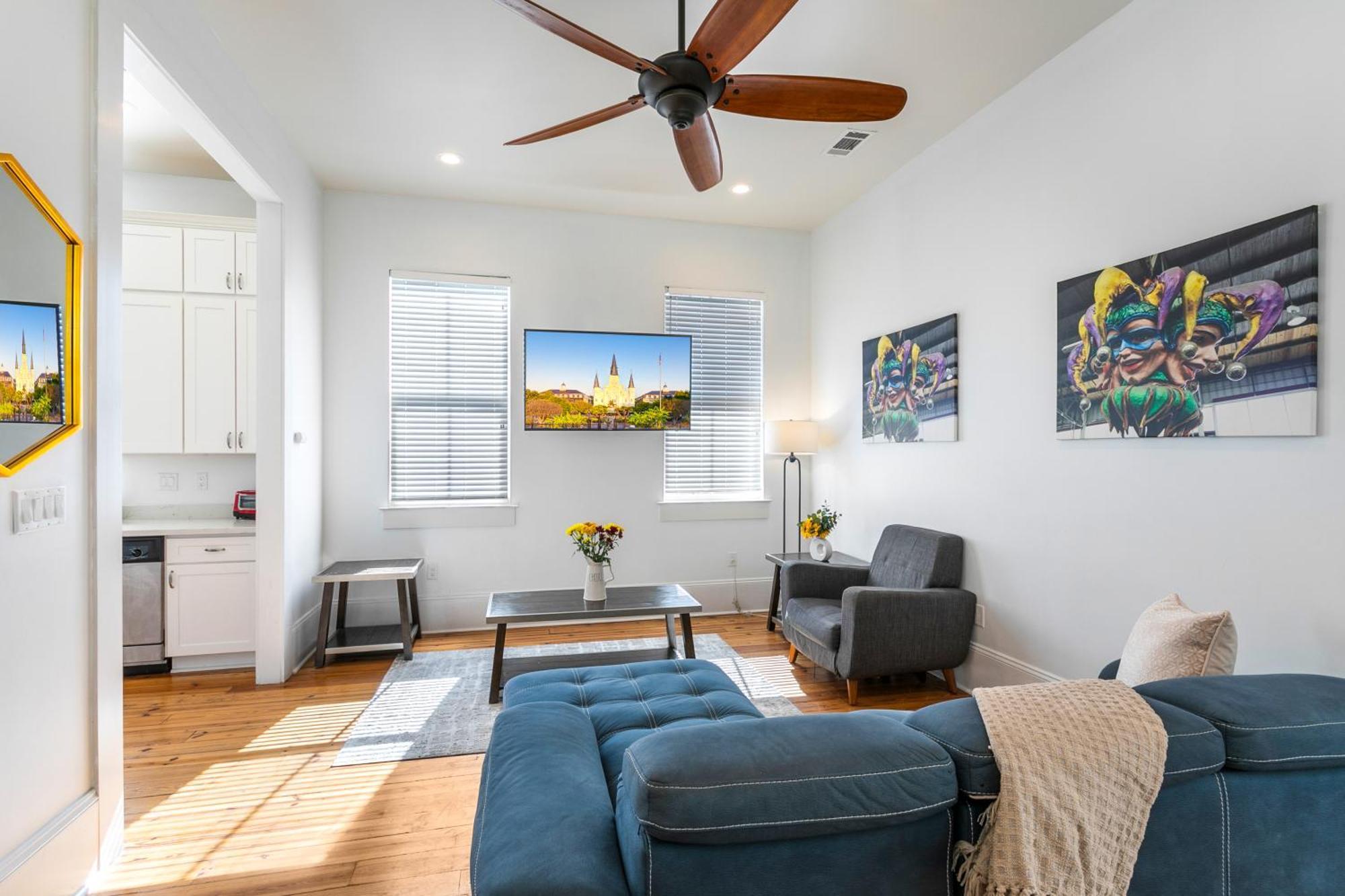3br On Carondelet By Hosteeva Apartment