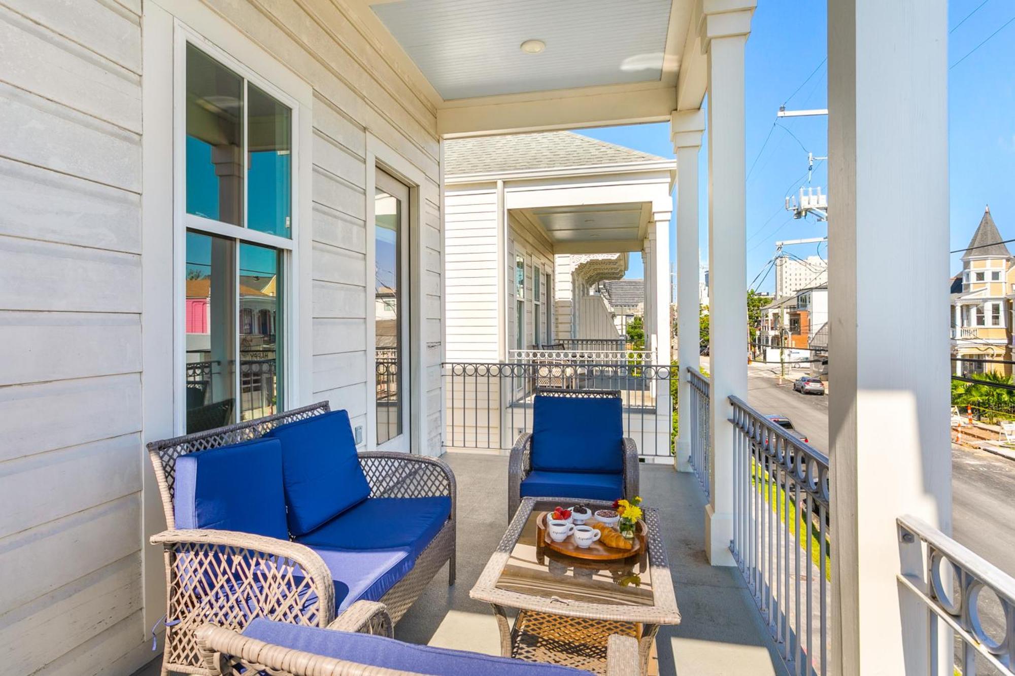 Apartment 3br On Carondelet By Hosteeva *