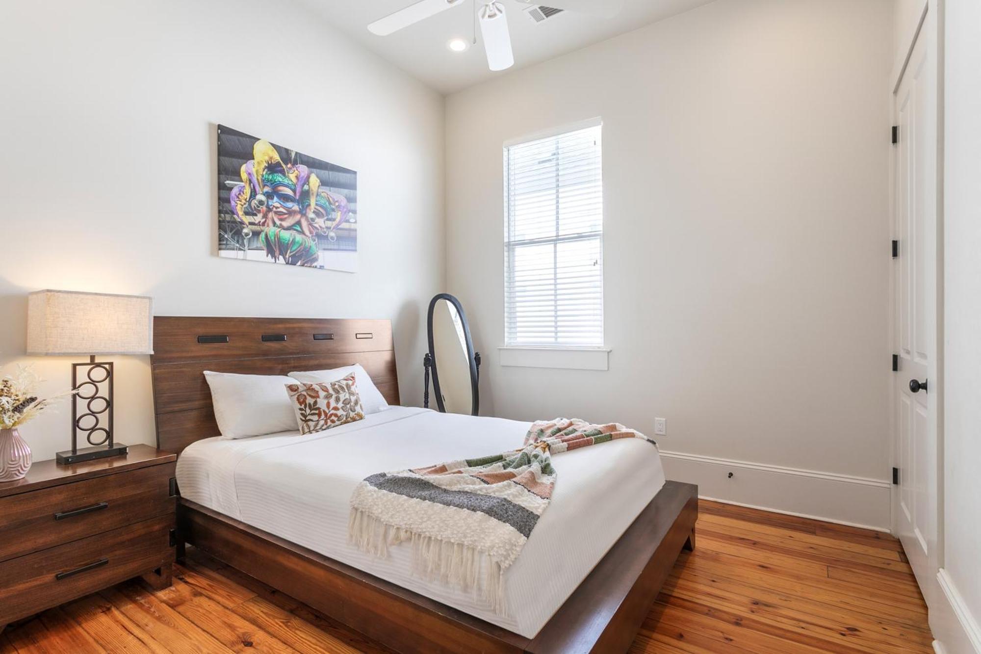 Apartment Stunning 3br On Carondelet By Hosteeva New Orleans