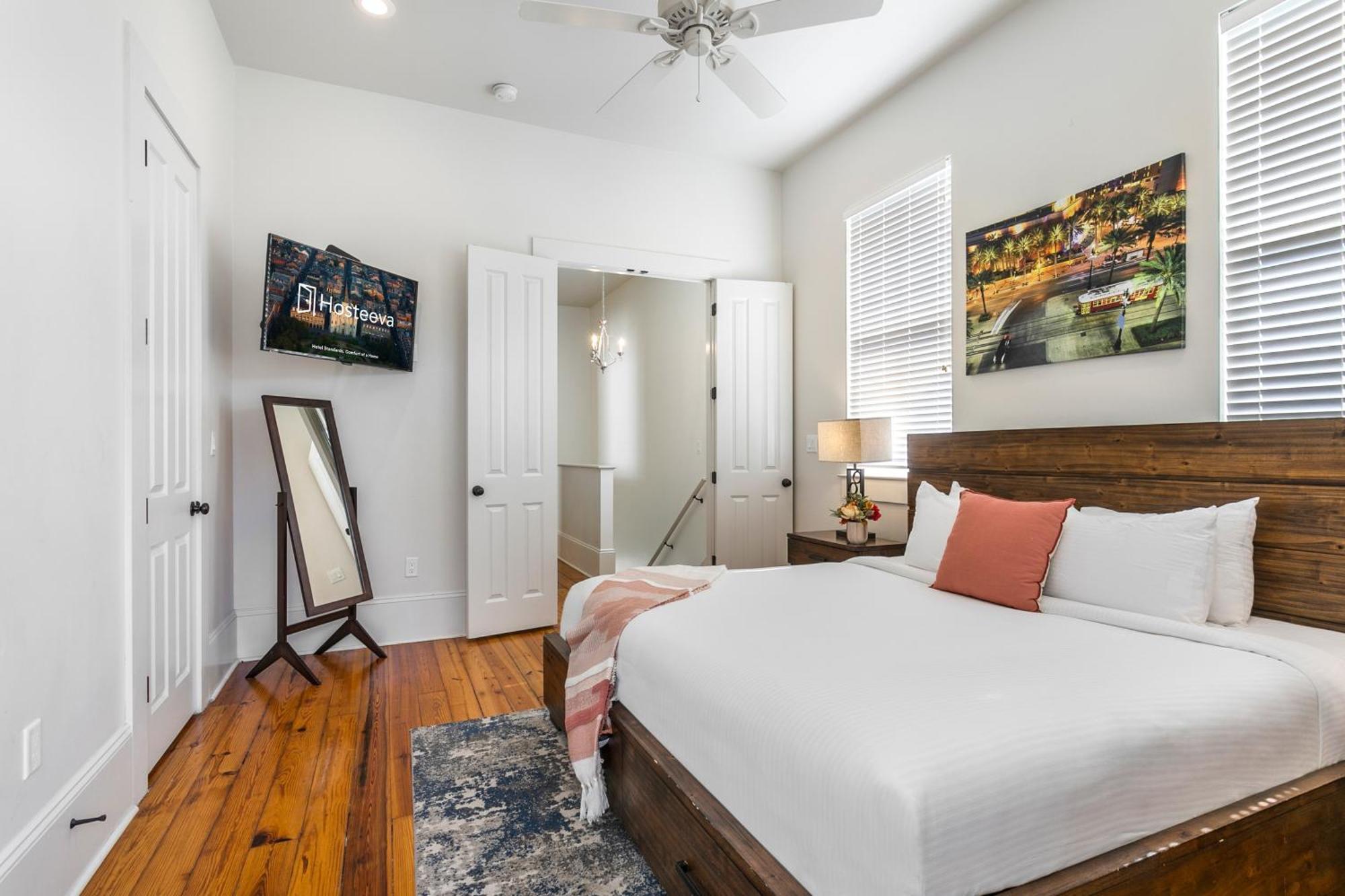 Stunning 3br On Carondelet By Hosteeva *