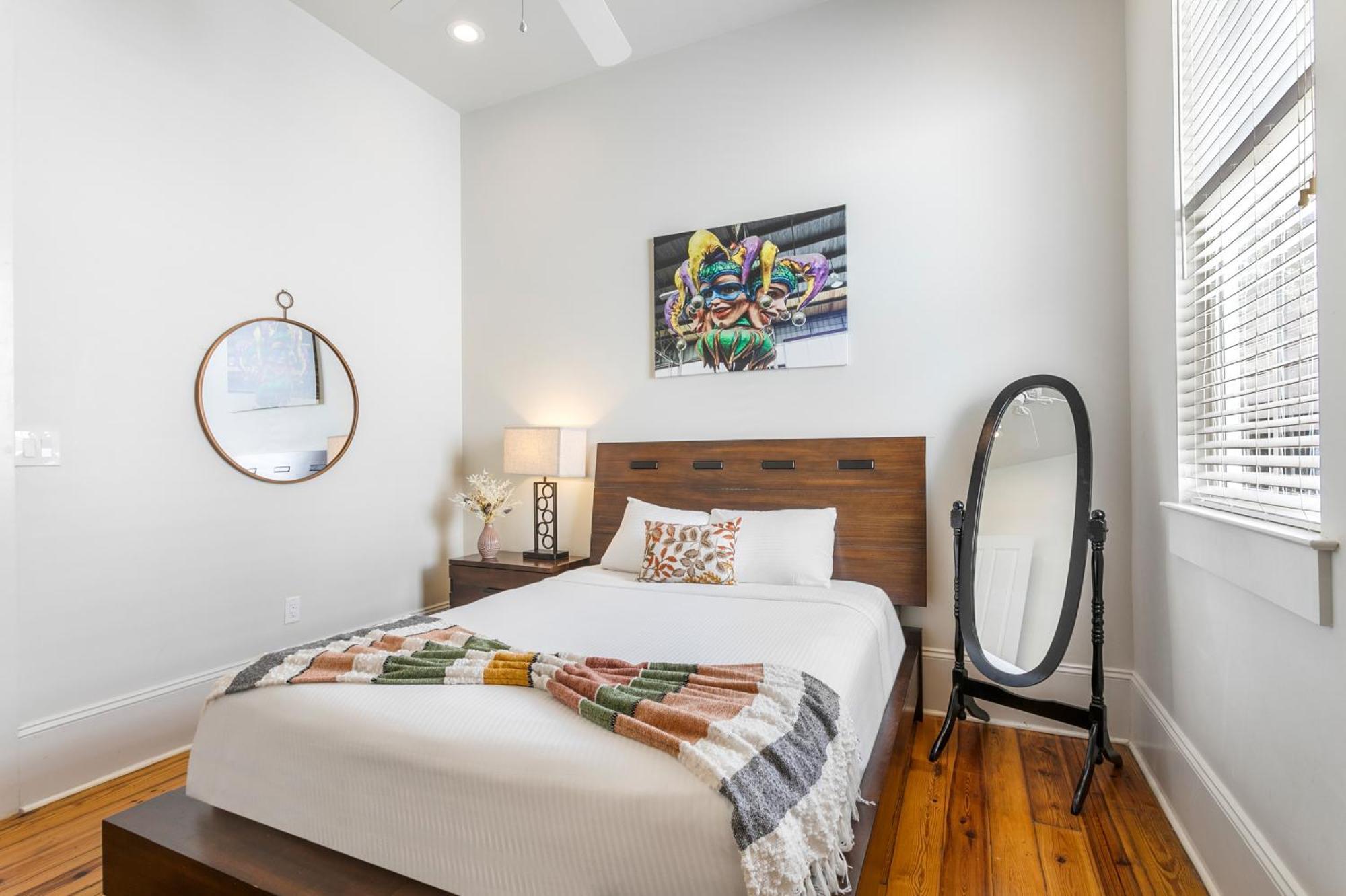 Stunning 3br On Carondelet By Hosteeva * New Orleans