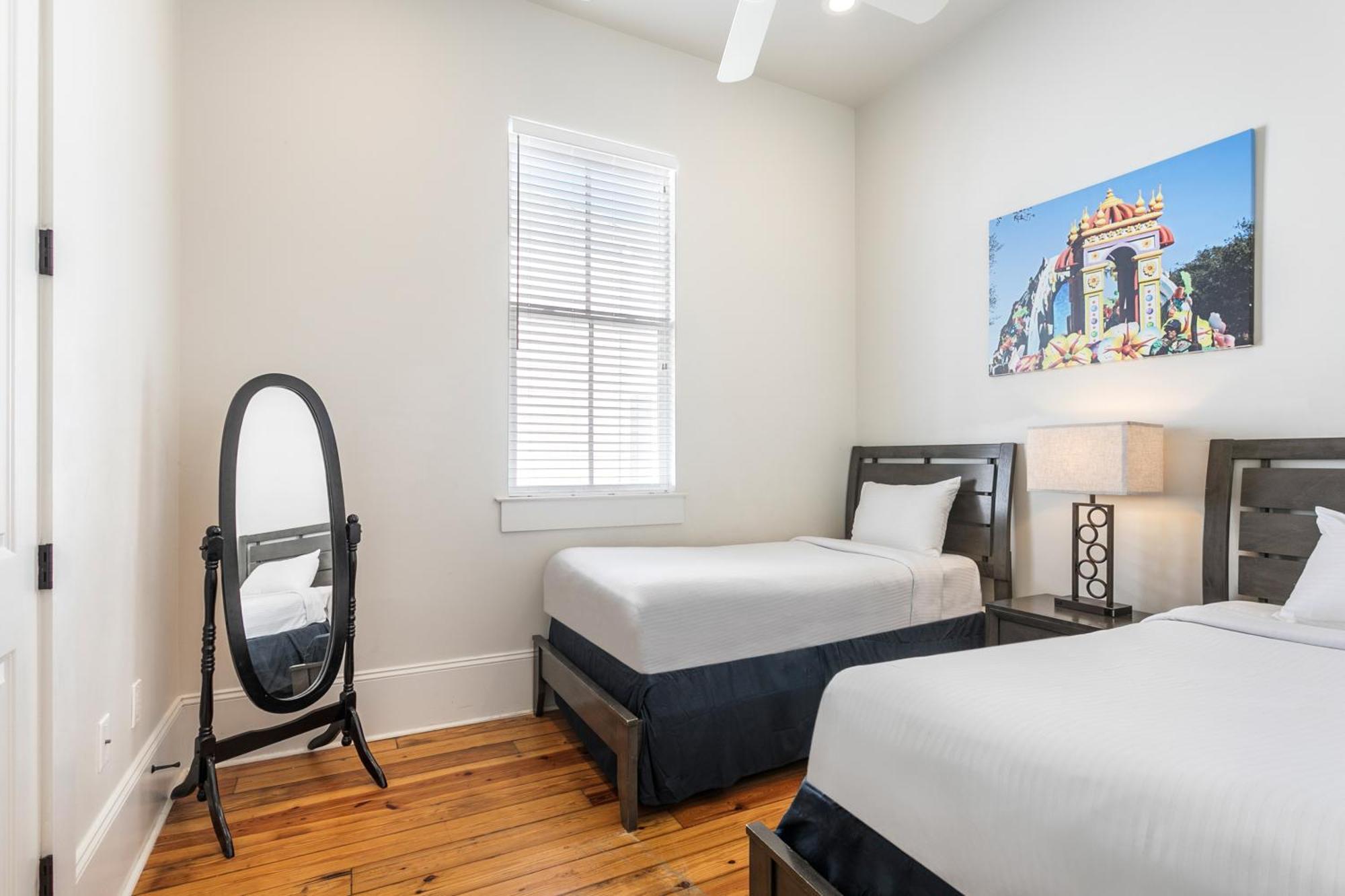 Stunning 3br On Carondelet By Hosteeva Apartment New Orleans
