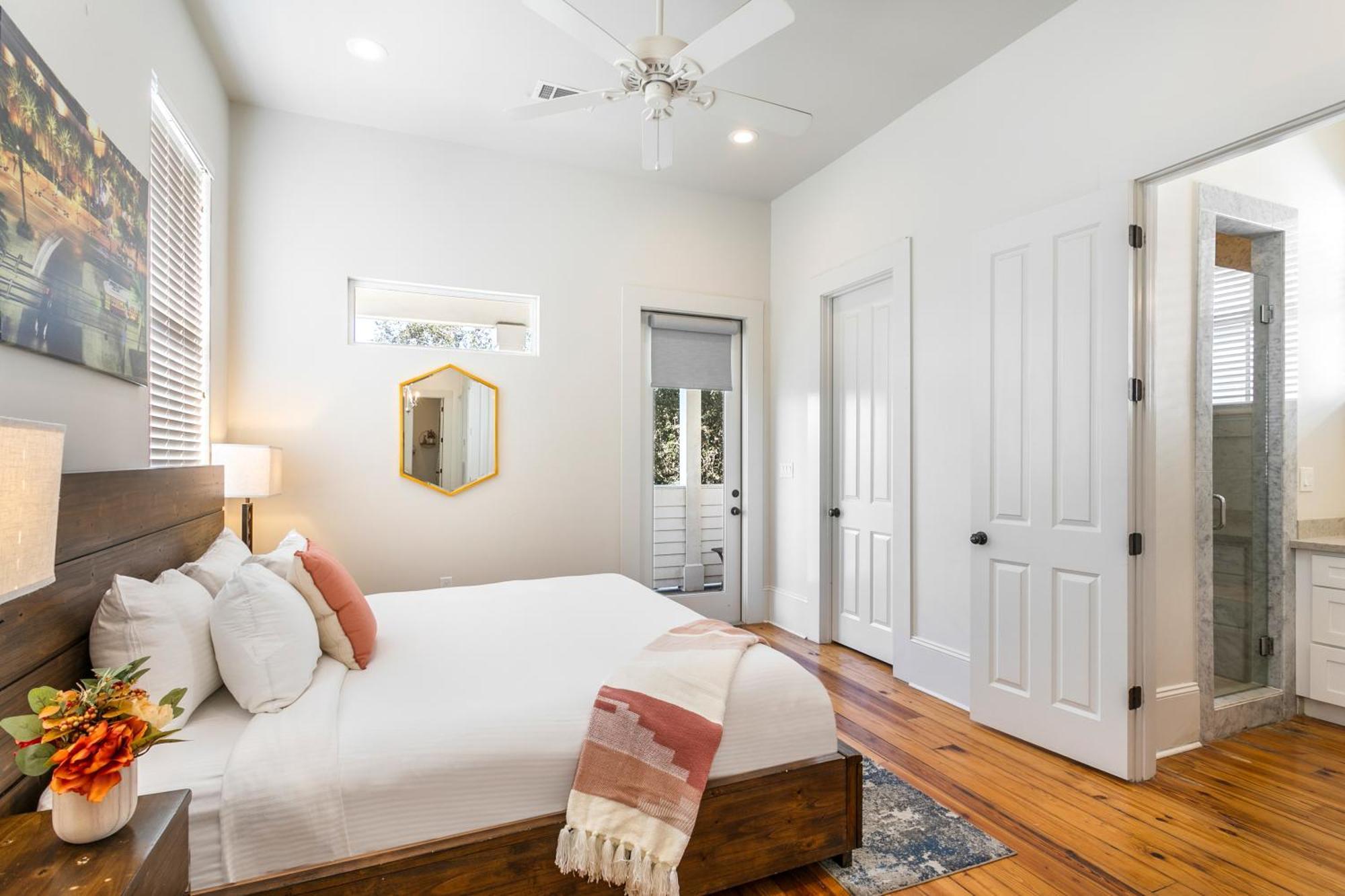 Stunning 3br On Carondelet By Hosteeva New Orleans
