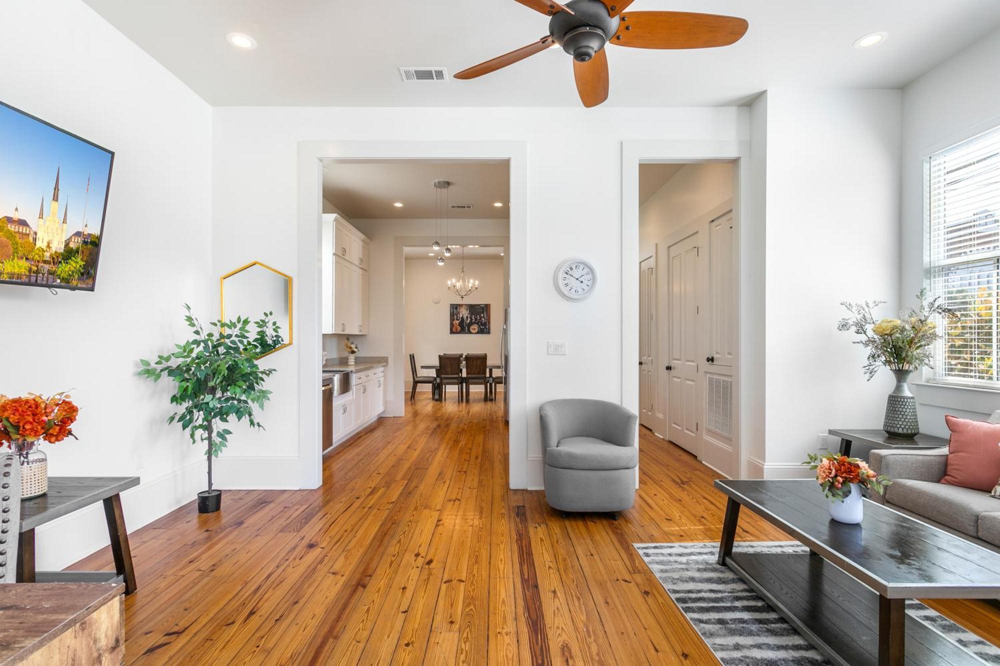 Apartment Stunning 3br On Carondelet By Hosteeva New Orleans