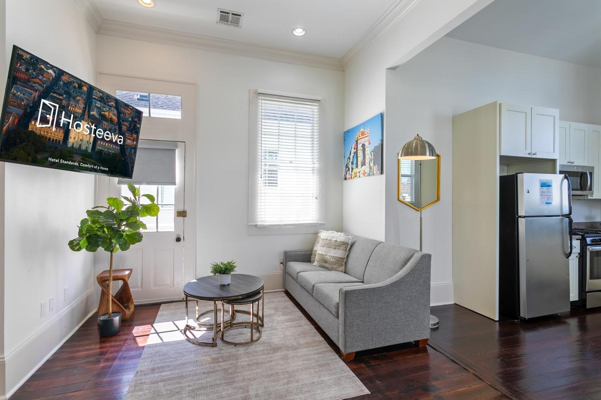 Apartment Charming 2br On Carondelet By Hosteeva *