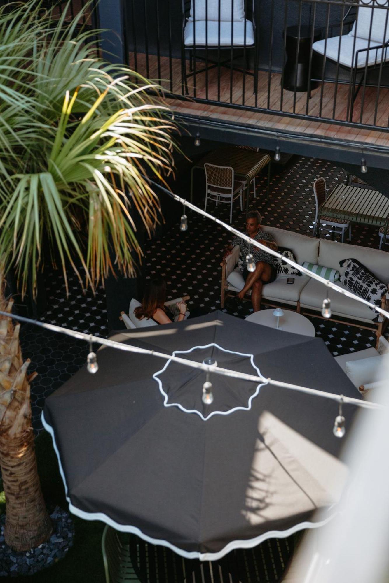 Blackbird Hotel 4*