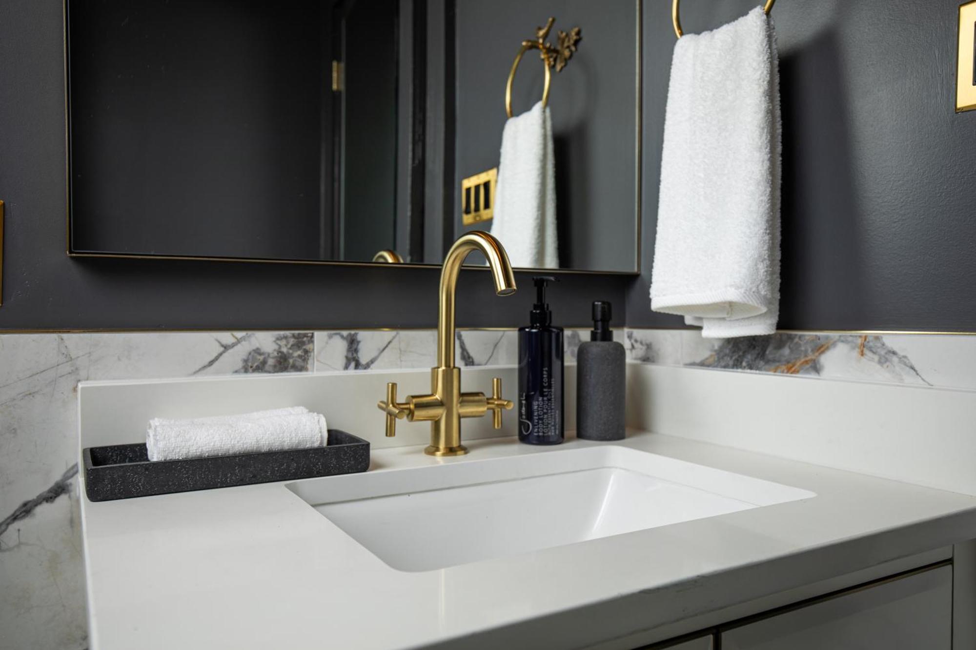 Hotel Blackbird
