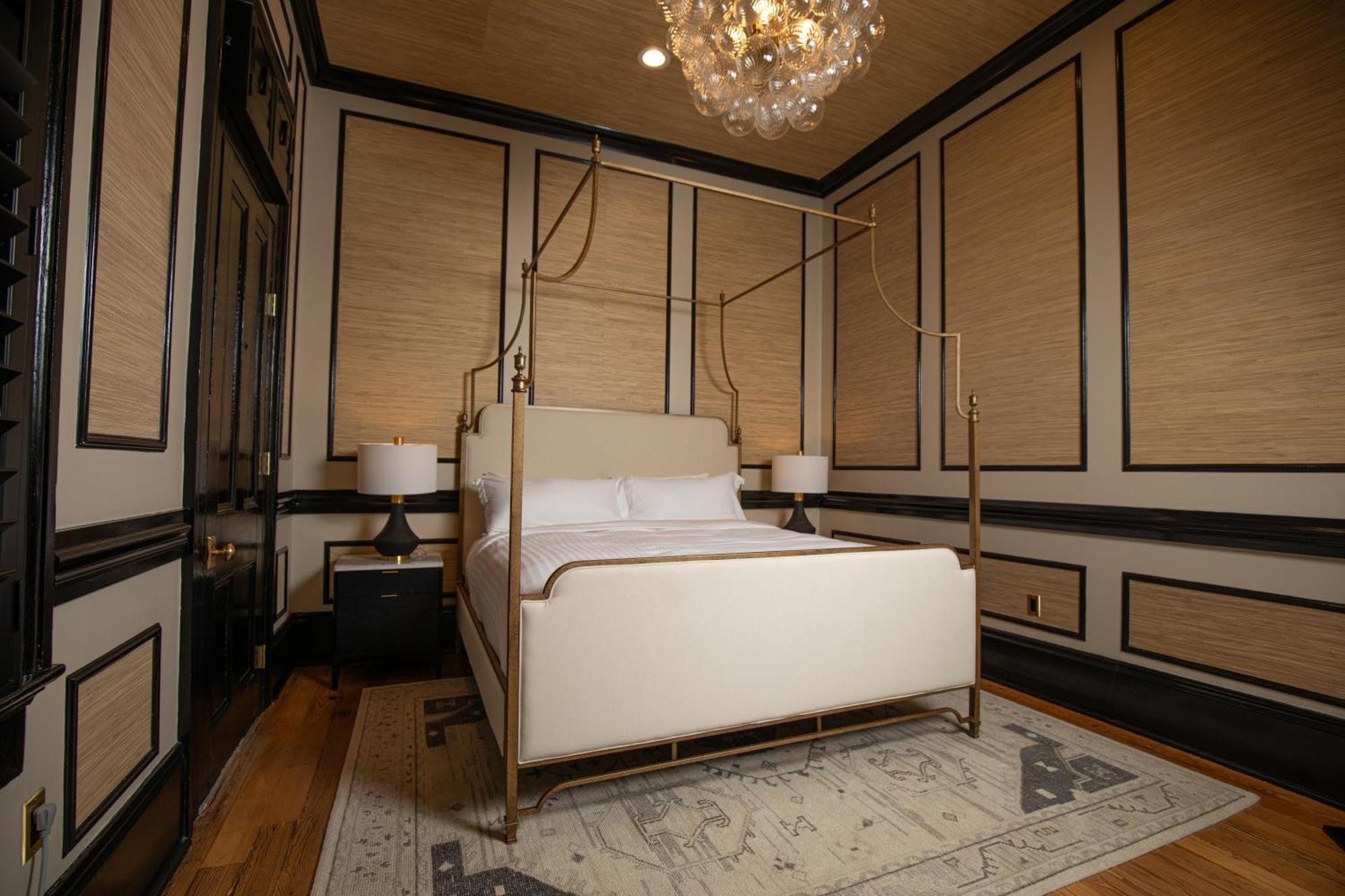 Blackbird Hotel