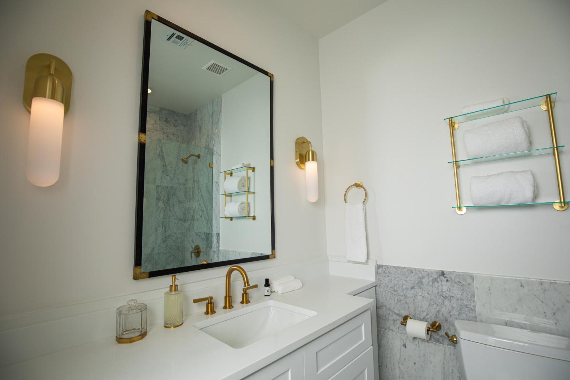 Blackbird Hotel 4*