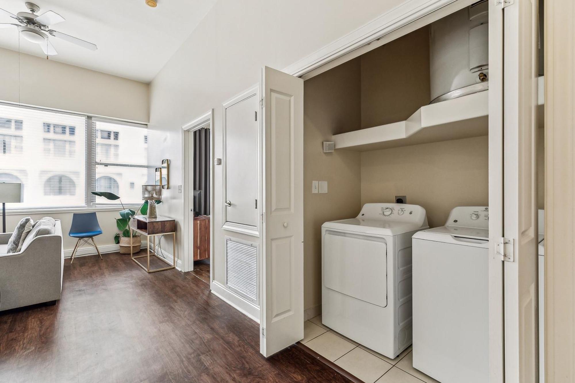 Apartment Spacious Modern Near French Quarter