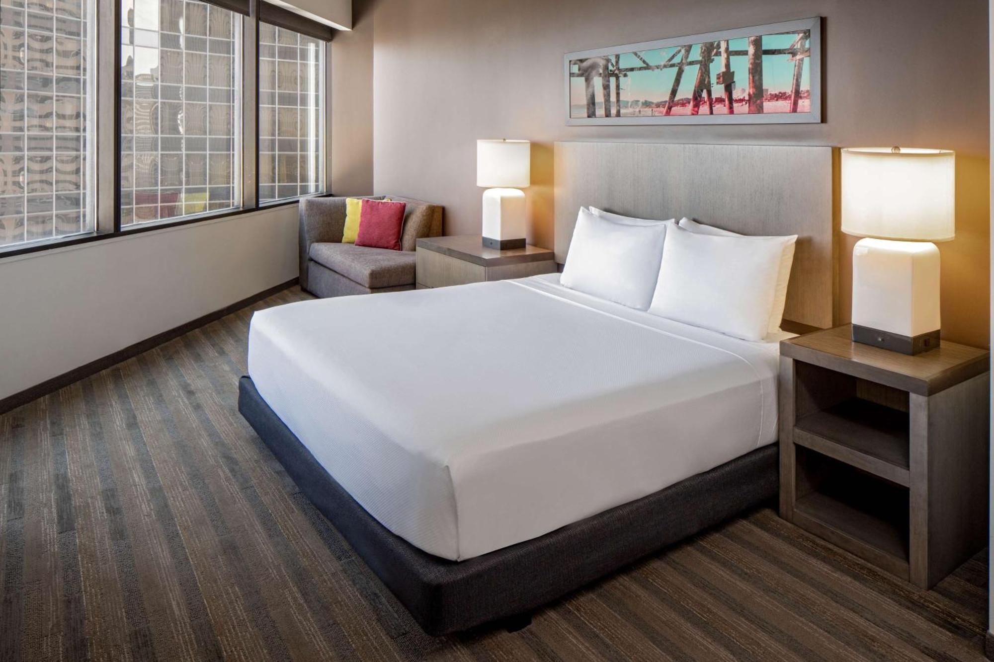 Hyatt House Downtown 3*