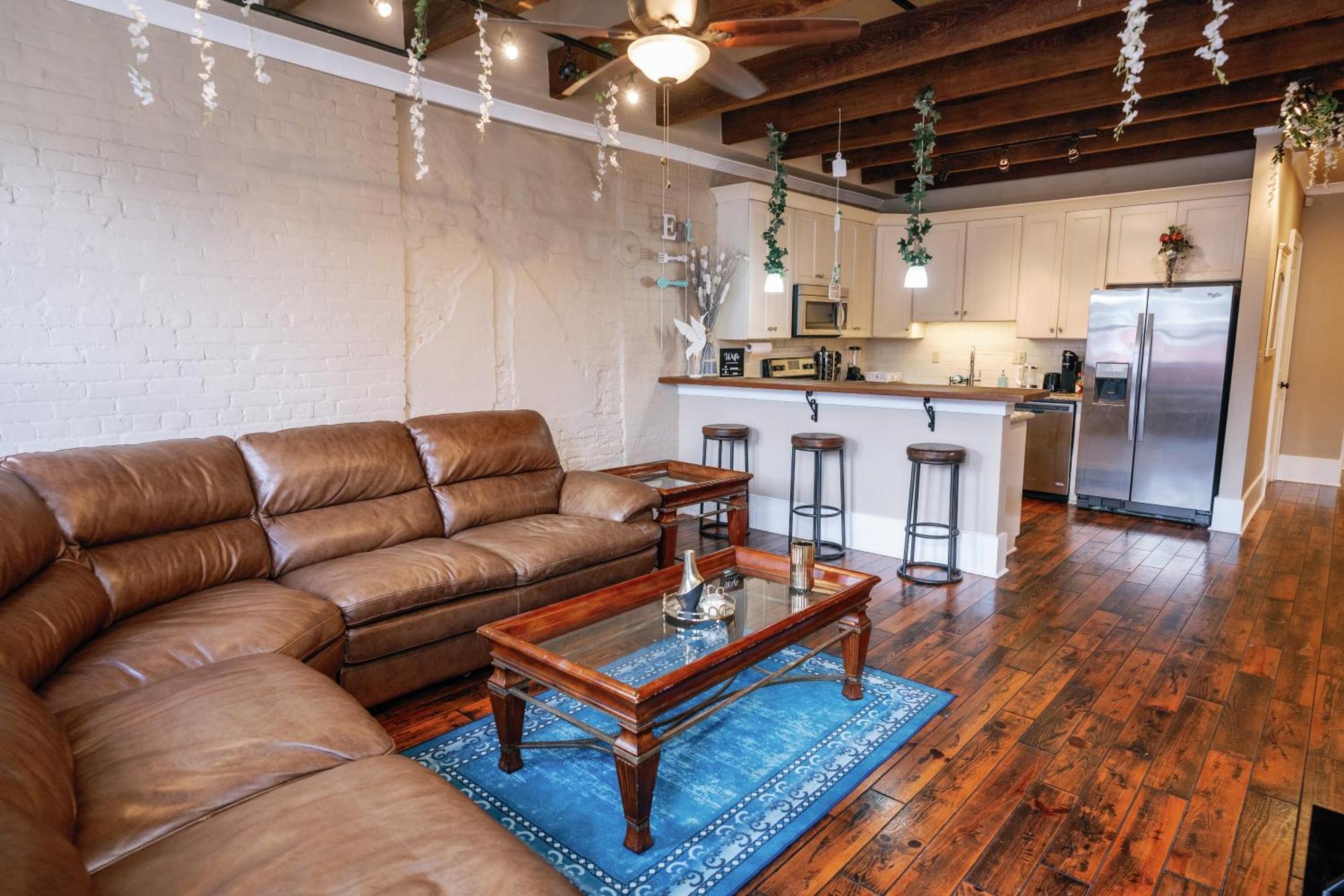 Decatur Sugar Mill Blues Apartment *