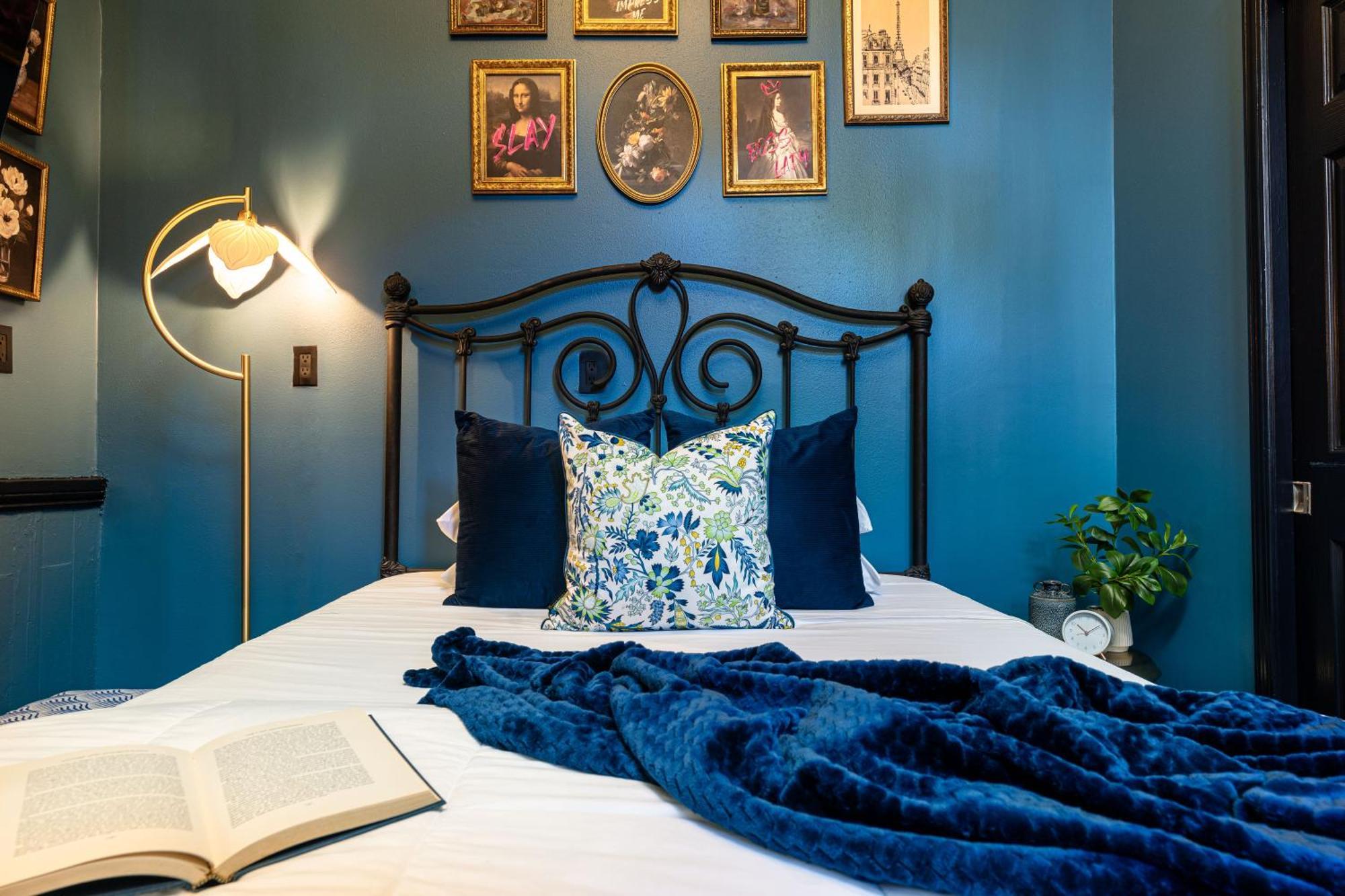 The Mansion On Royal Hotel 3*