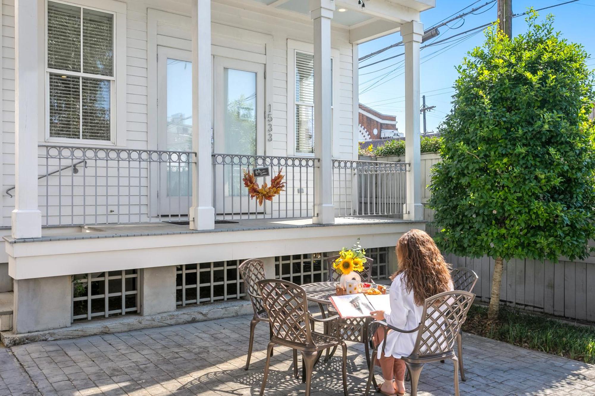 Charming 2br On Carondelet By Hosteeva New Orleans