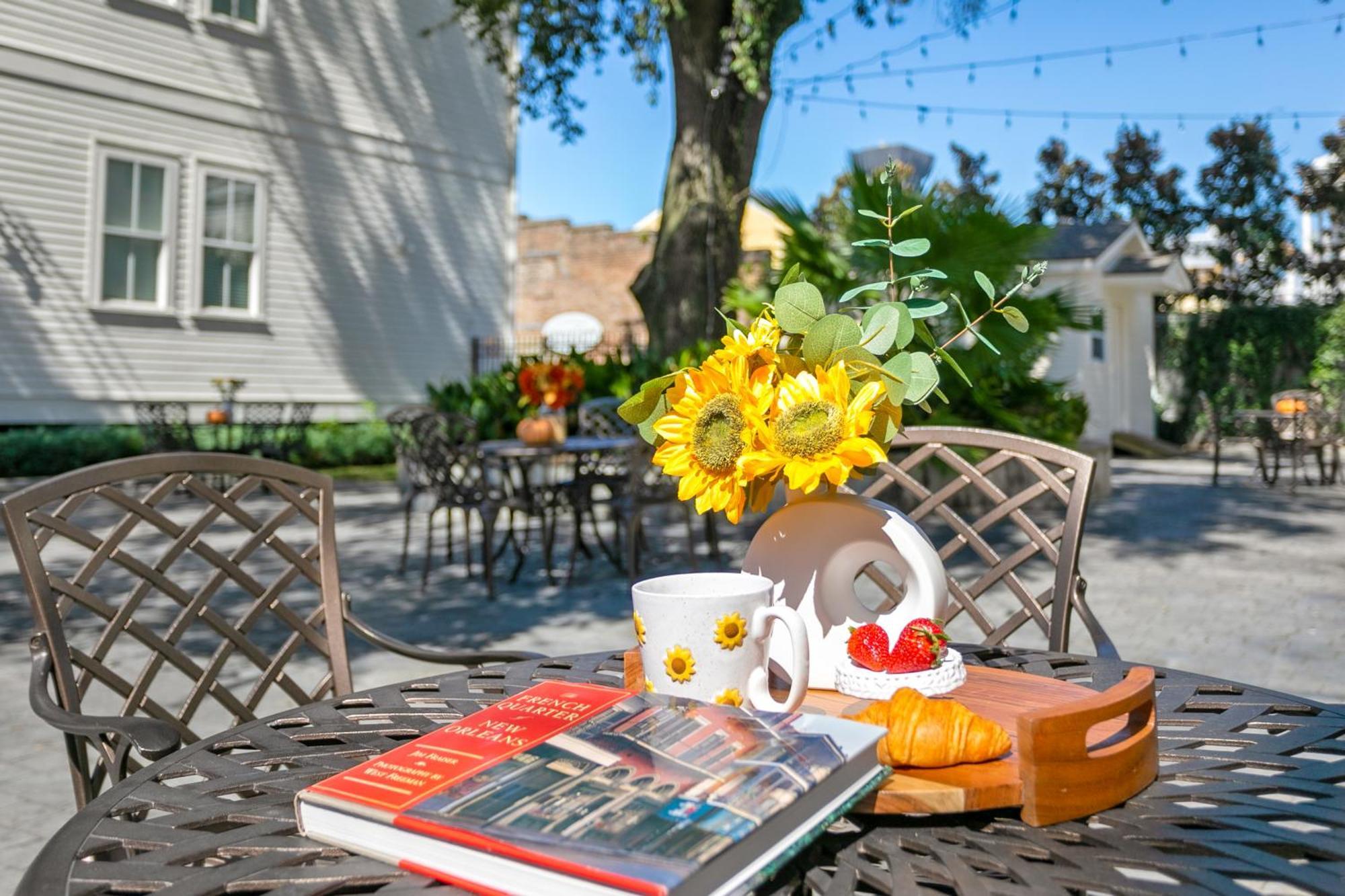 Charming 2br On Carondelet By Hosteeva Apartment *