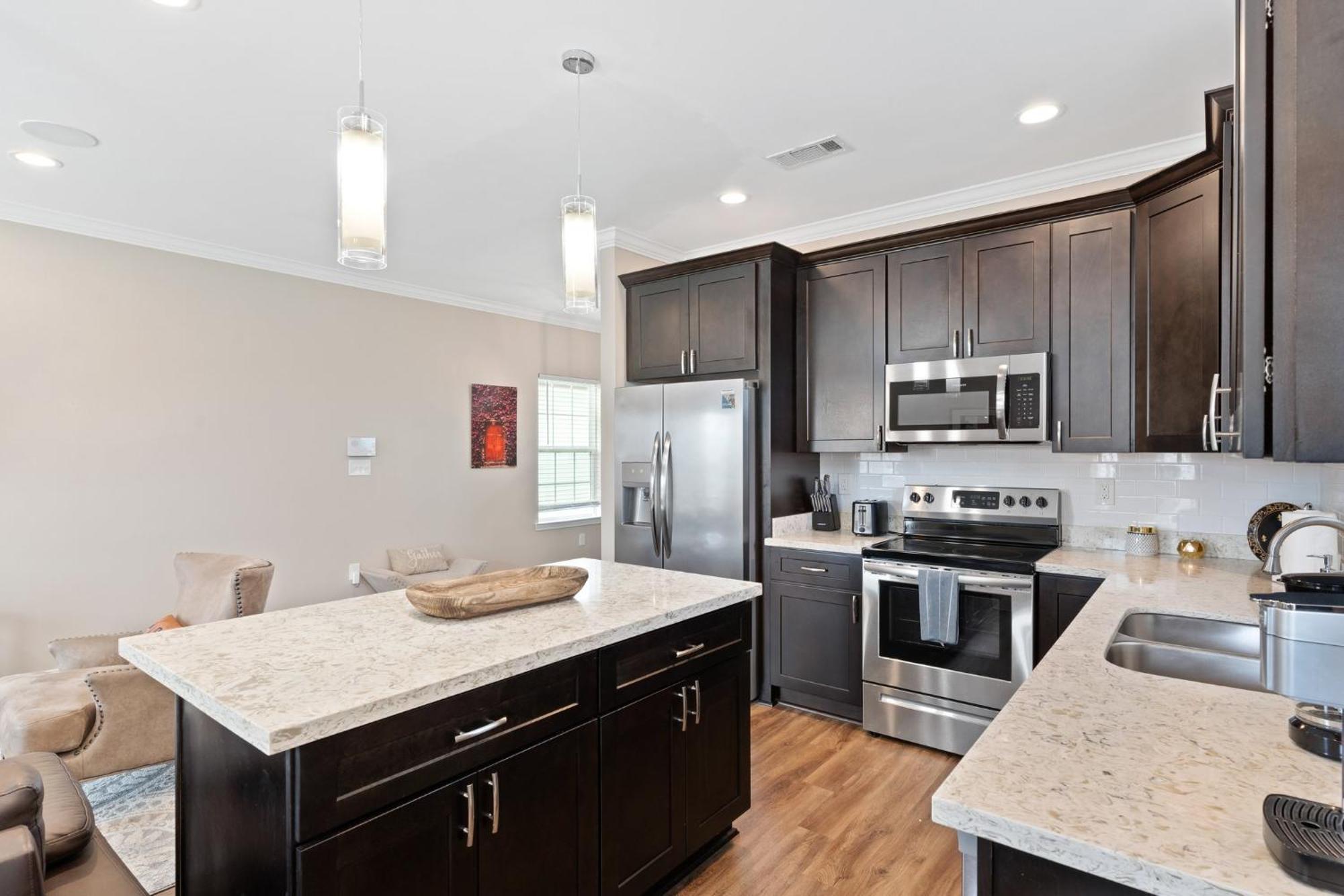 Spacious 4br Mid-city With Pool & Balcony * New Orleans