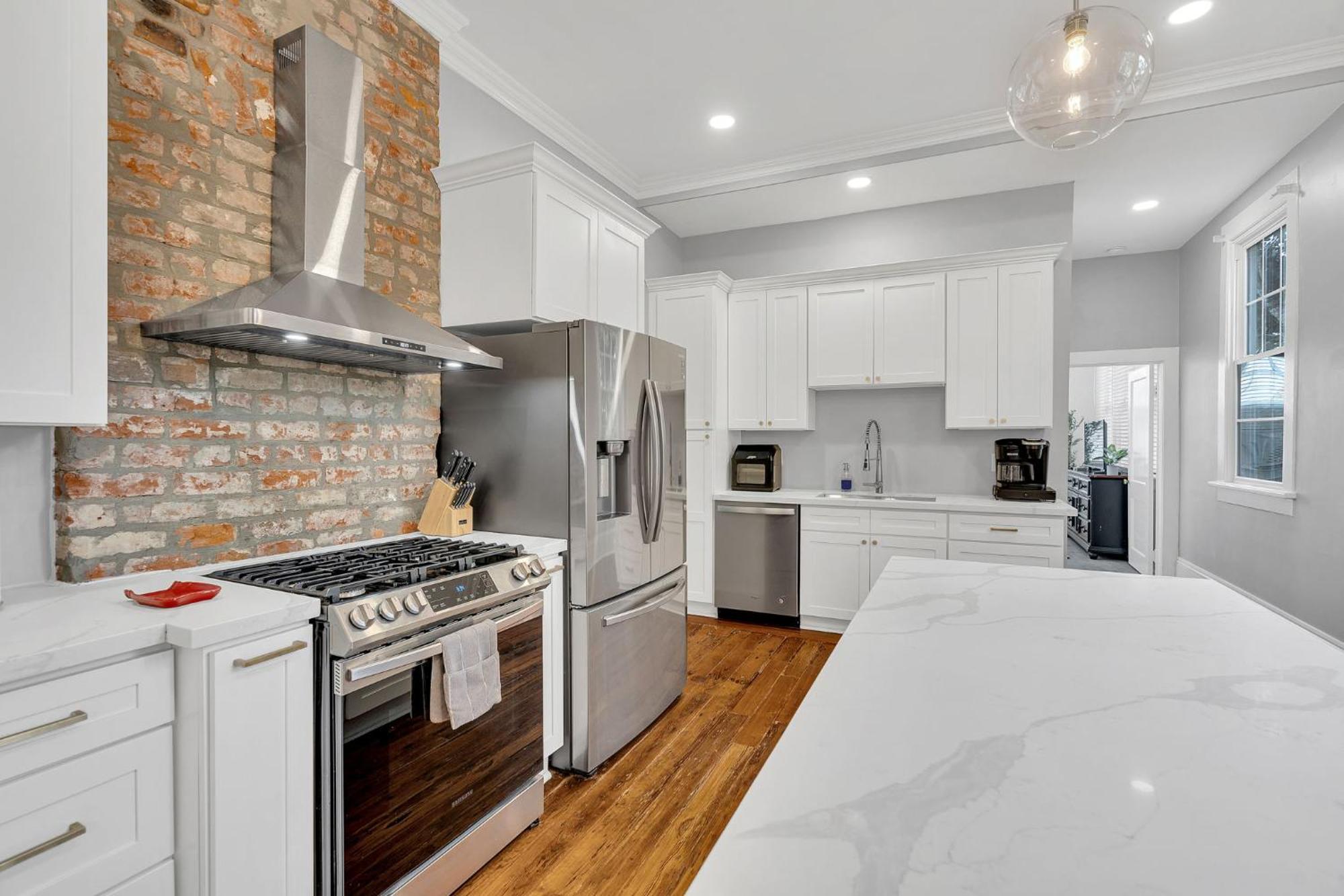 Apartment 3 Bedroom - Uptown Funk Retreat New Orleans