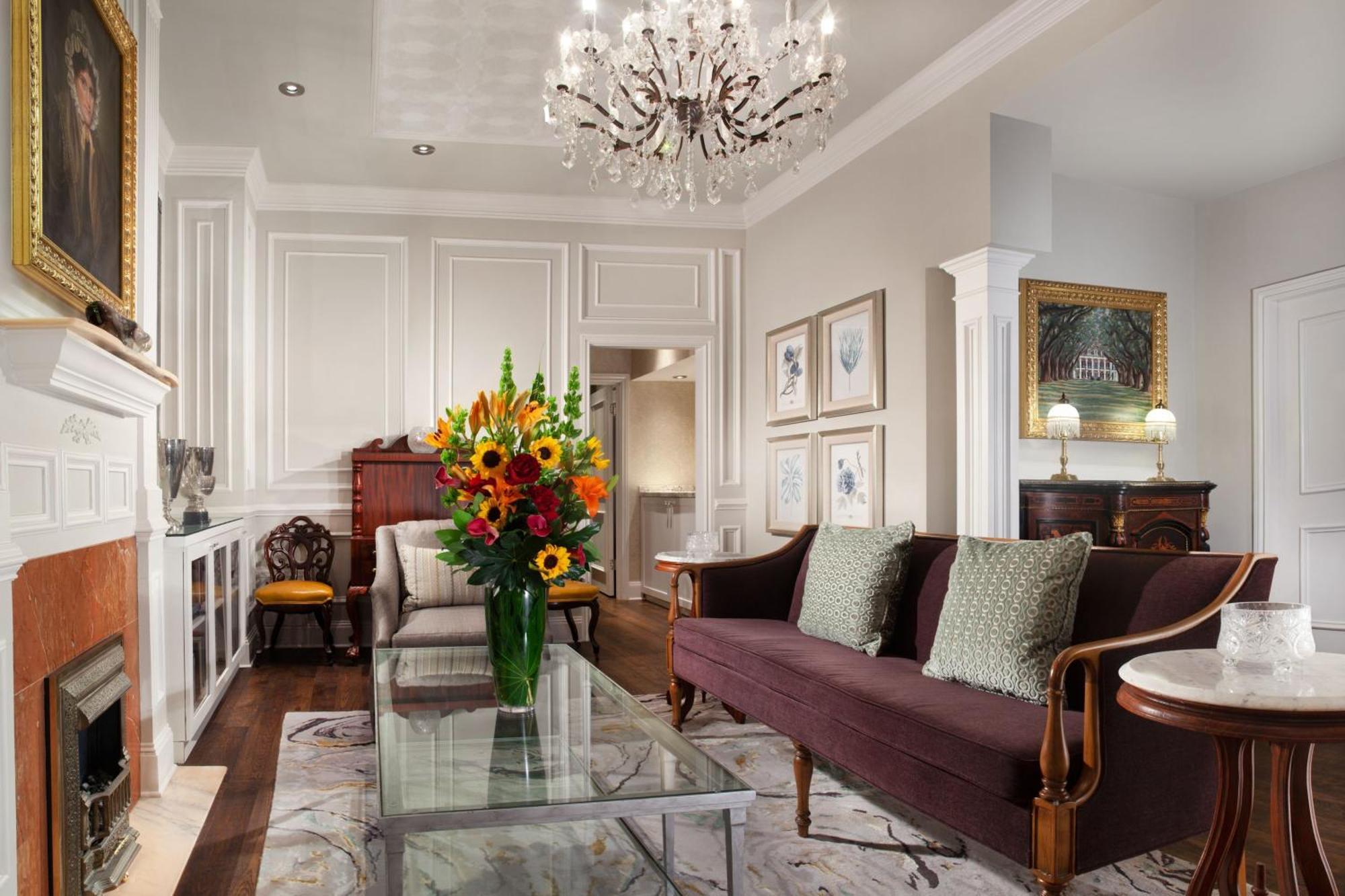 Le Pavillon, New Orleans, A Tribute Portfolio
