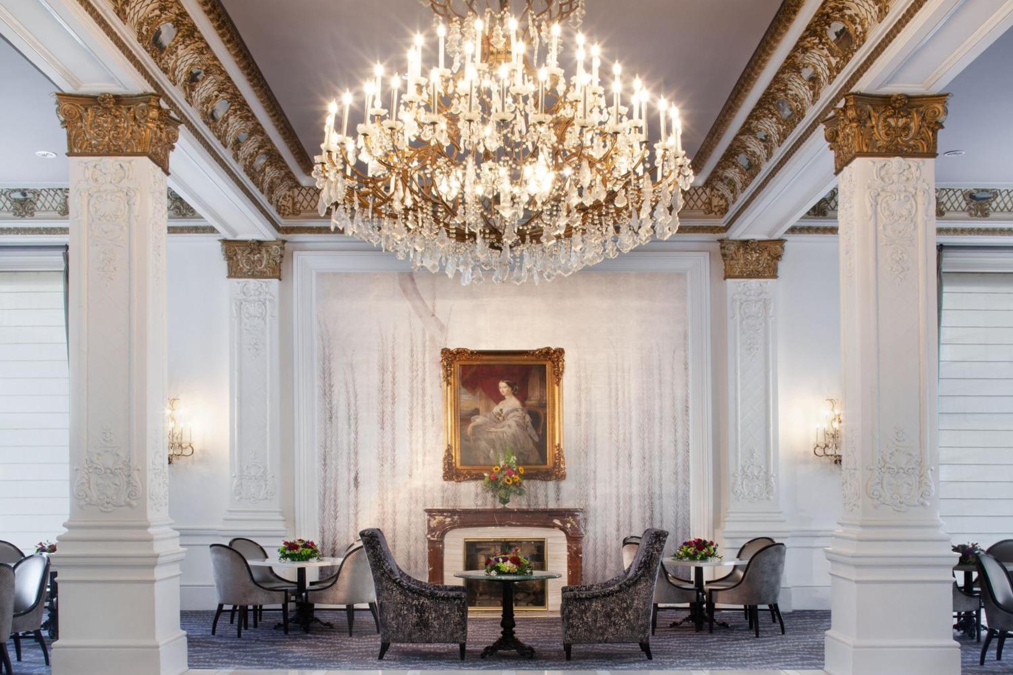 Le Pavillon, New Orleans, A Tribute Portfolio New Orleans