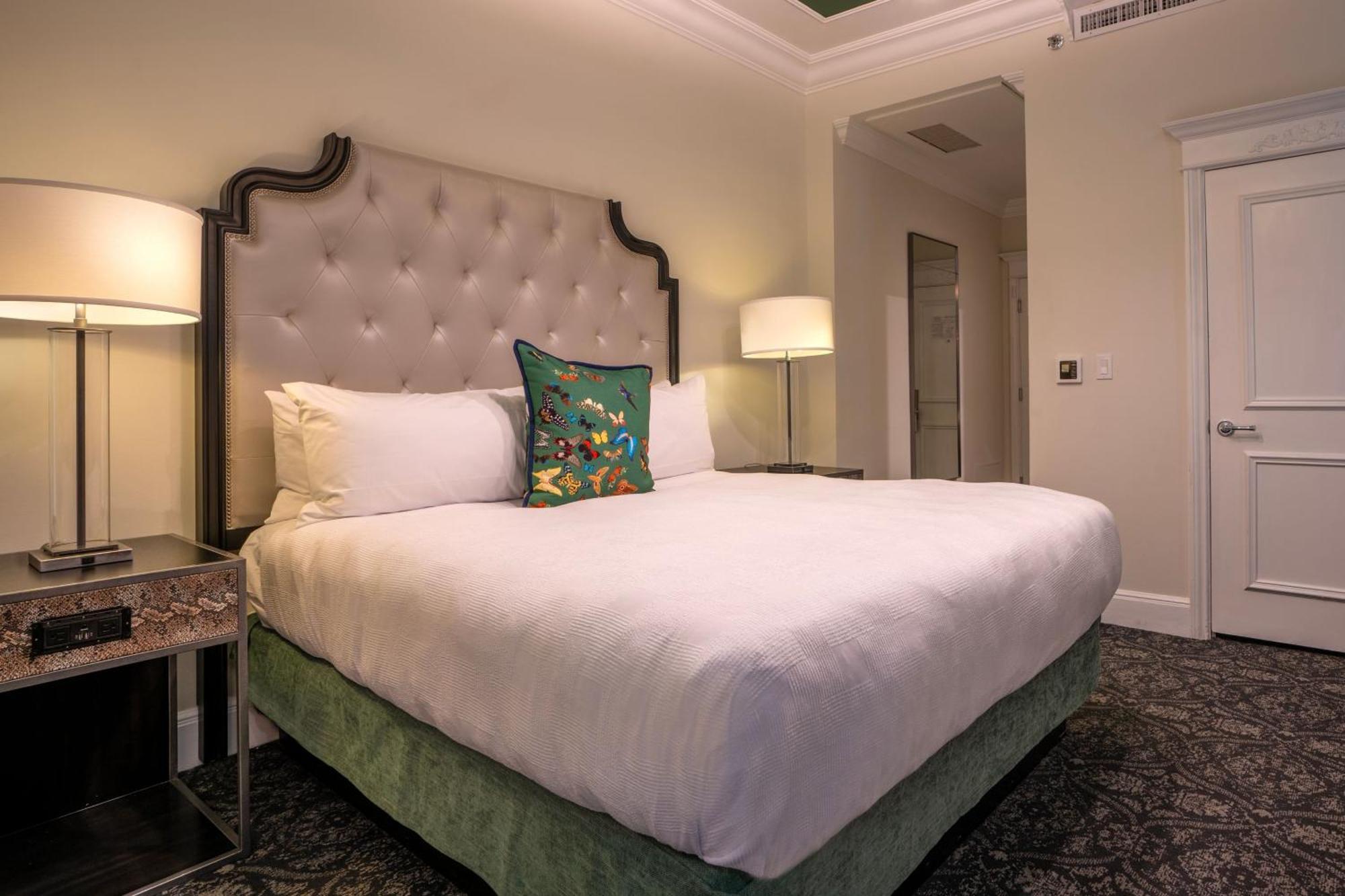 Hotel Le Pavillon, New Orleans, A Tribute Portfolio New Orleans