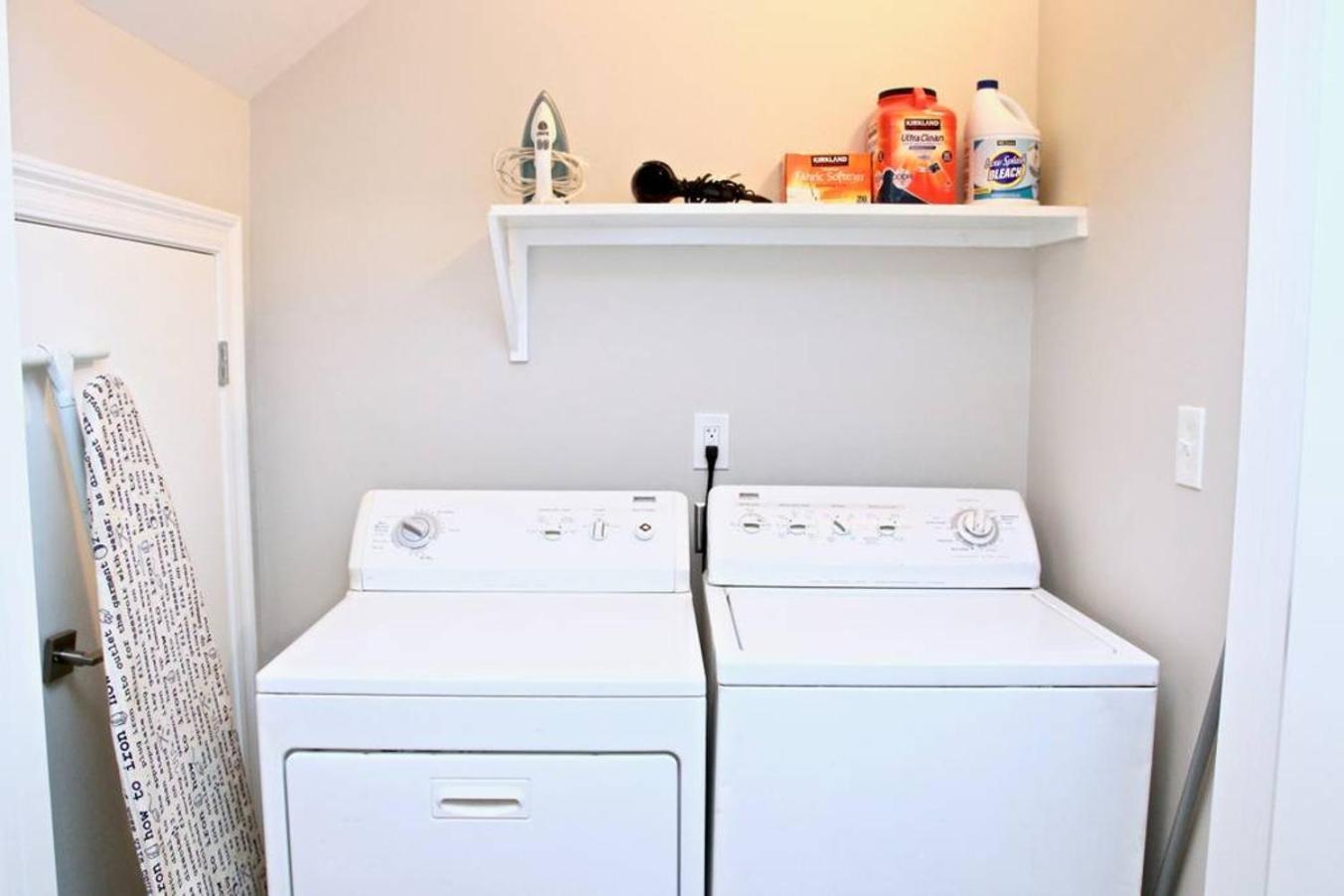 Charming 3br Mid-city W Chef's Kitchen & Private Holiday home