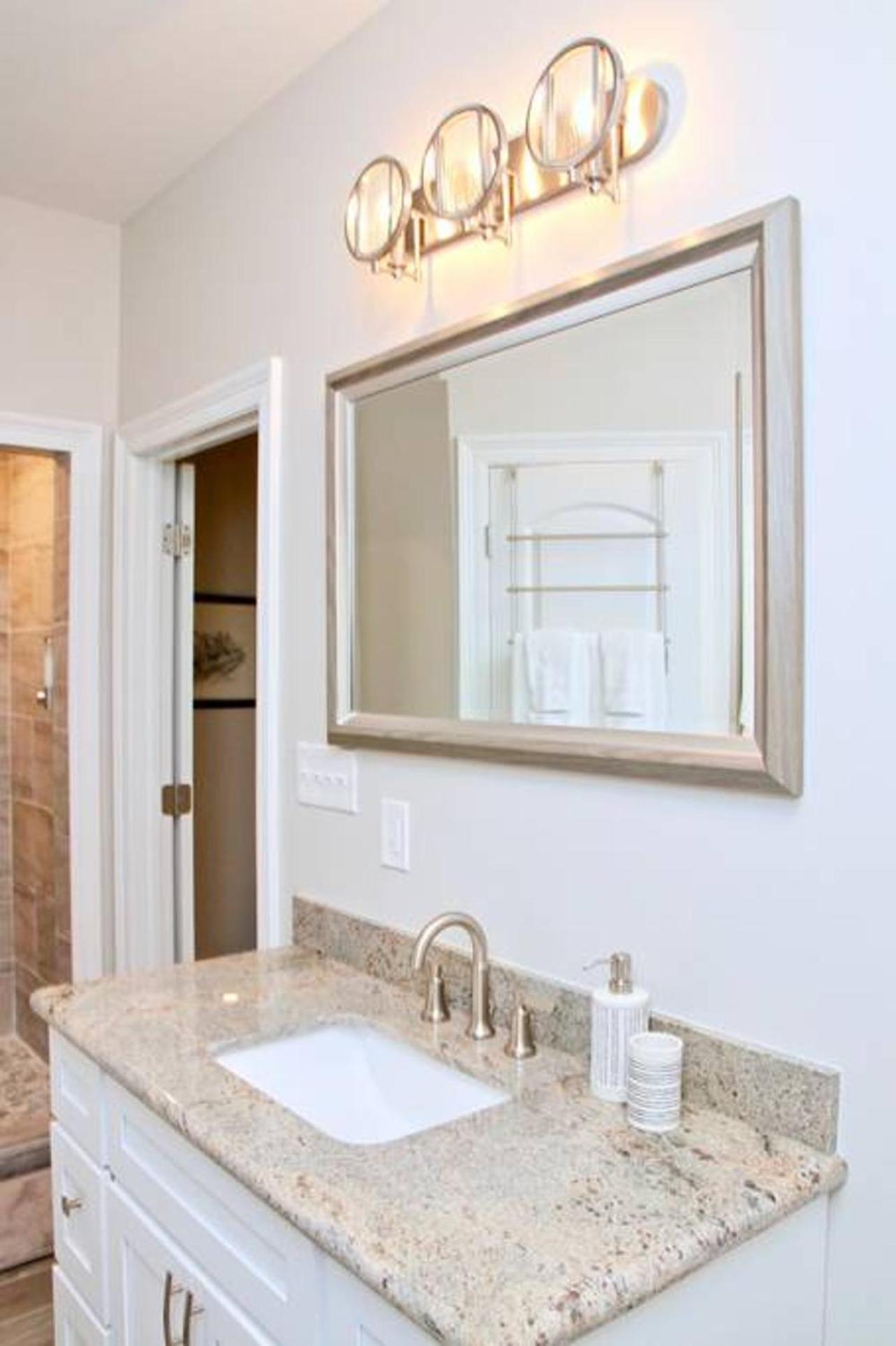 Holiday home Charming 3br Mid-city W Chef's Kitchen & Private