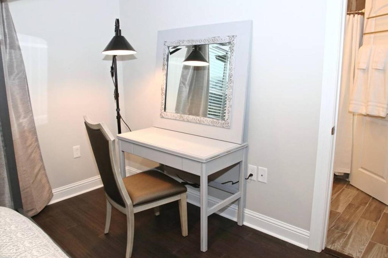 Holiday home Charming 3br Mid-city W Chef's Kitchen & Private