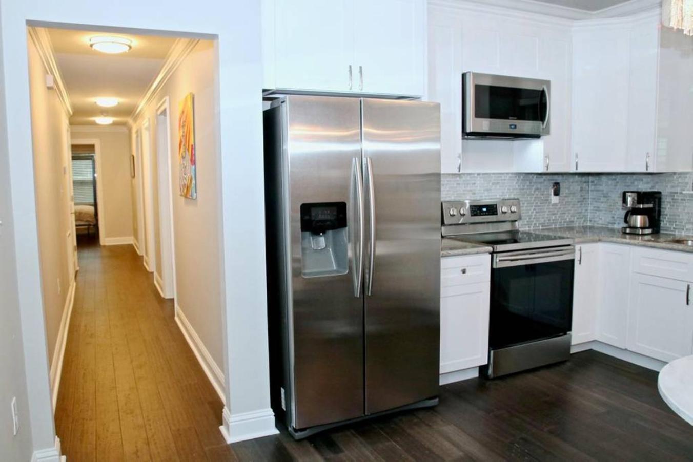 Charming 3br Mid-city W Chef's Kitchen & Private