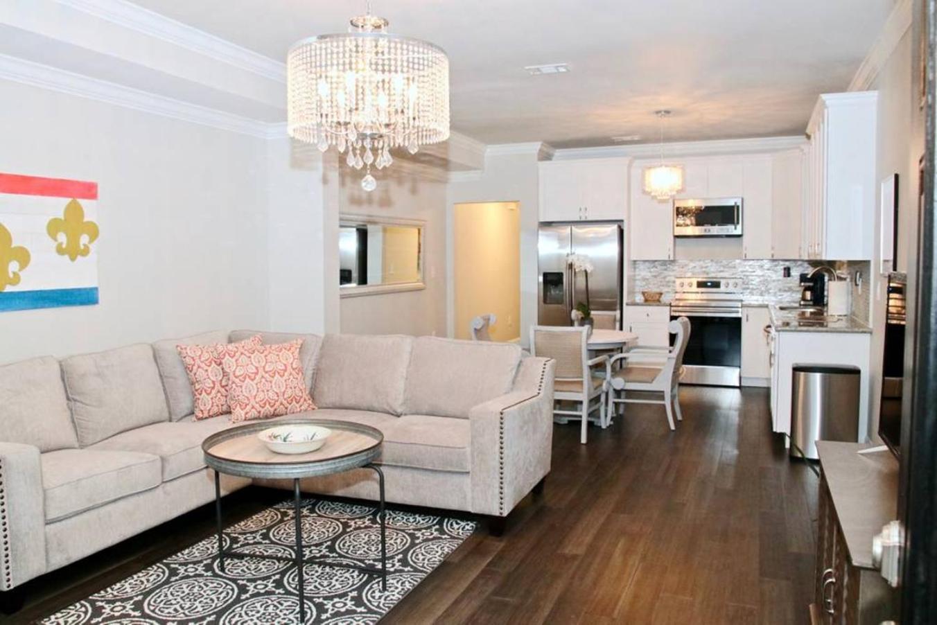 Charming 3br Mid-city W Chef's Kitchen & Private New Orleans