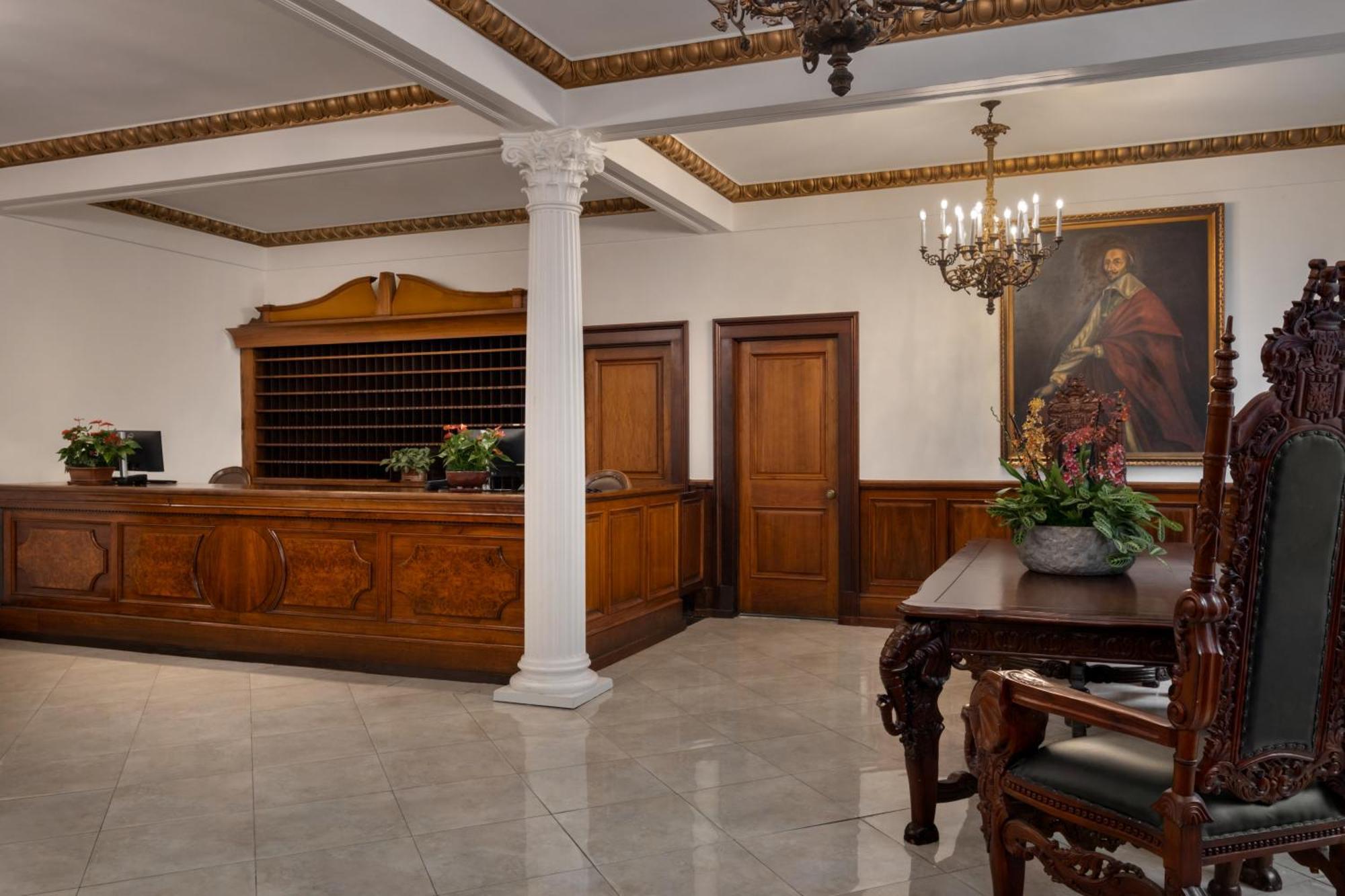 Le Richelieu In The French Quarter Inn 3*