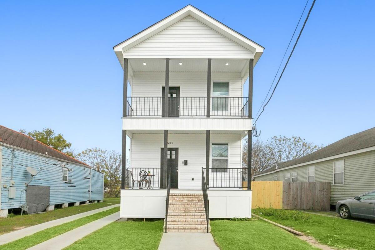 Spacious 5br Getaway In Nola Apartment *