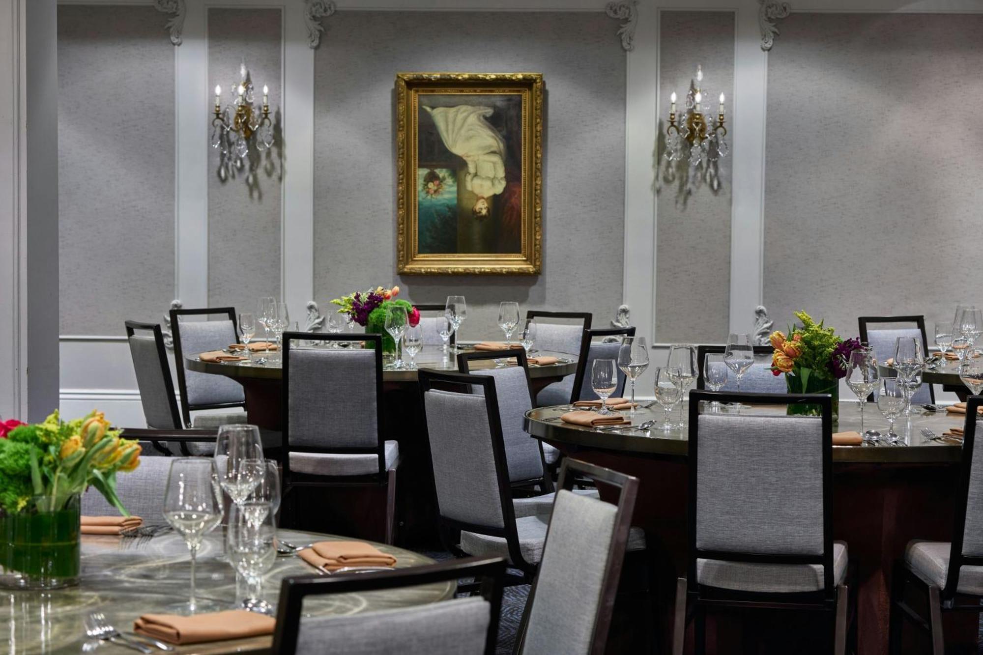 Le Pavillon, New Orleans, A Tribute Portfolio