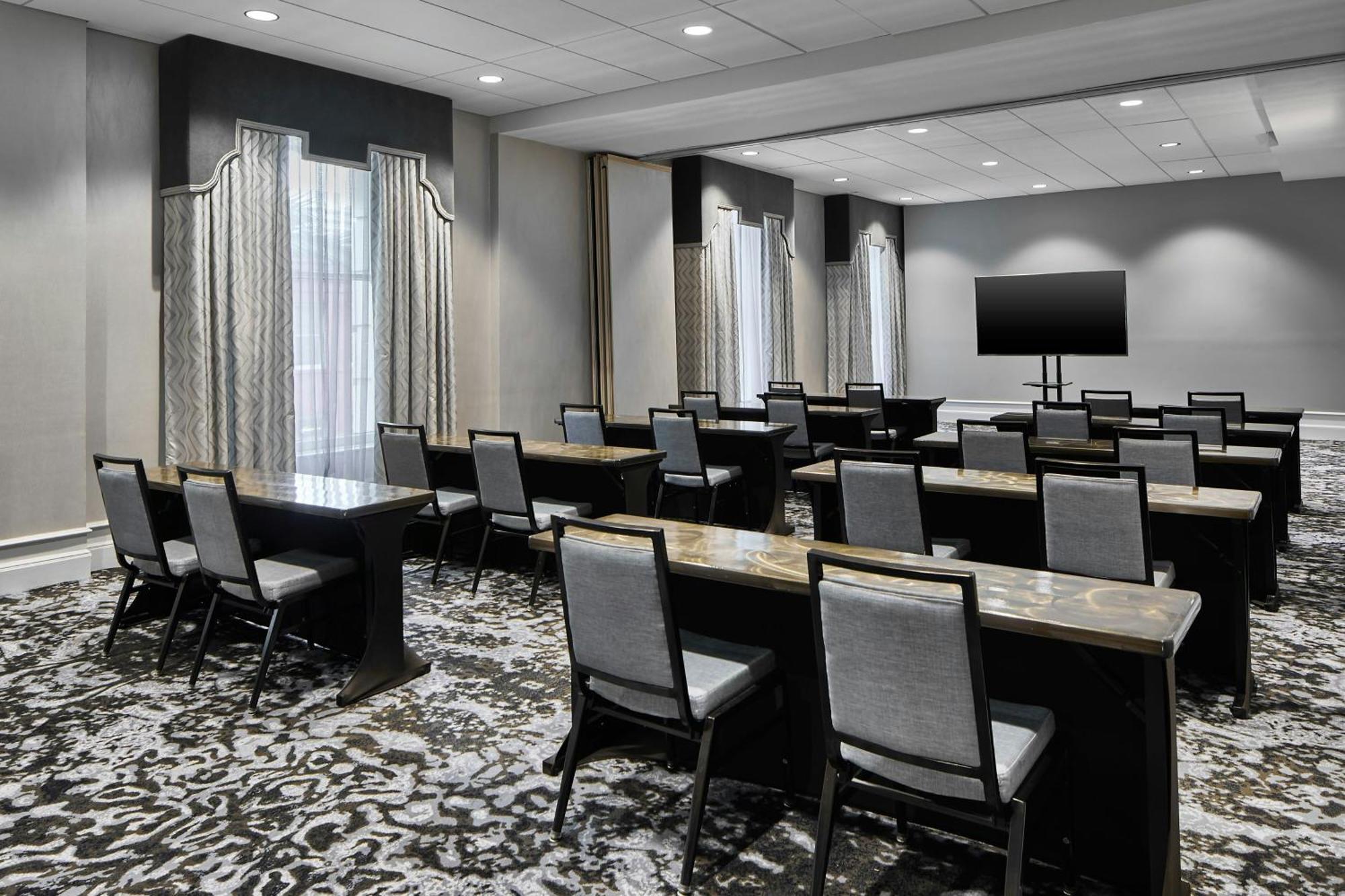 Hotel Le Pavillon, New Orleans, A Tribute Portfolio